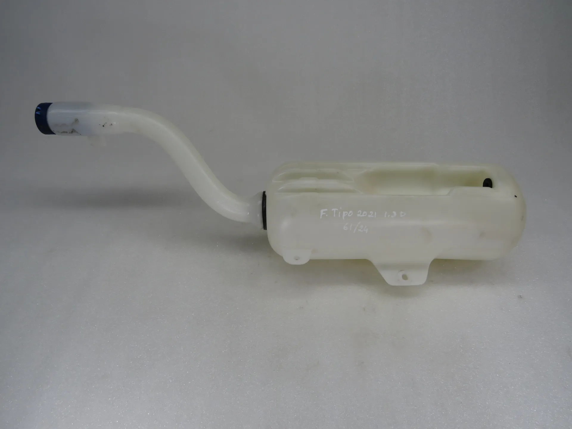 Windshield washer tank FIAT Tipo Hatchback (357_)