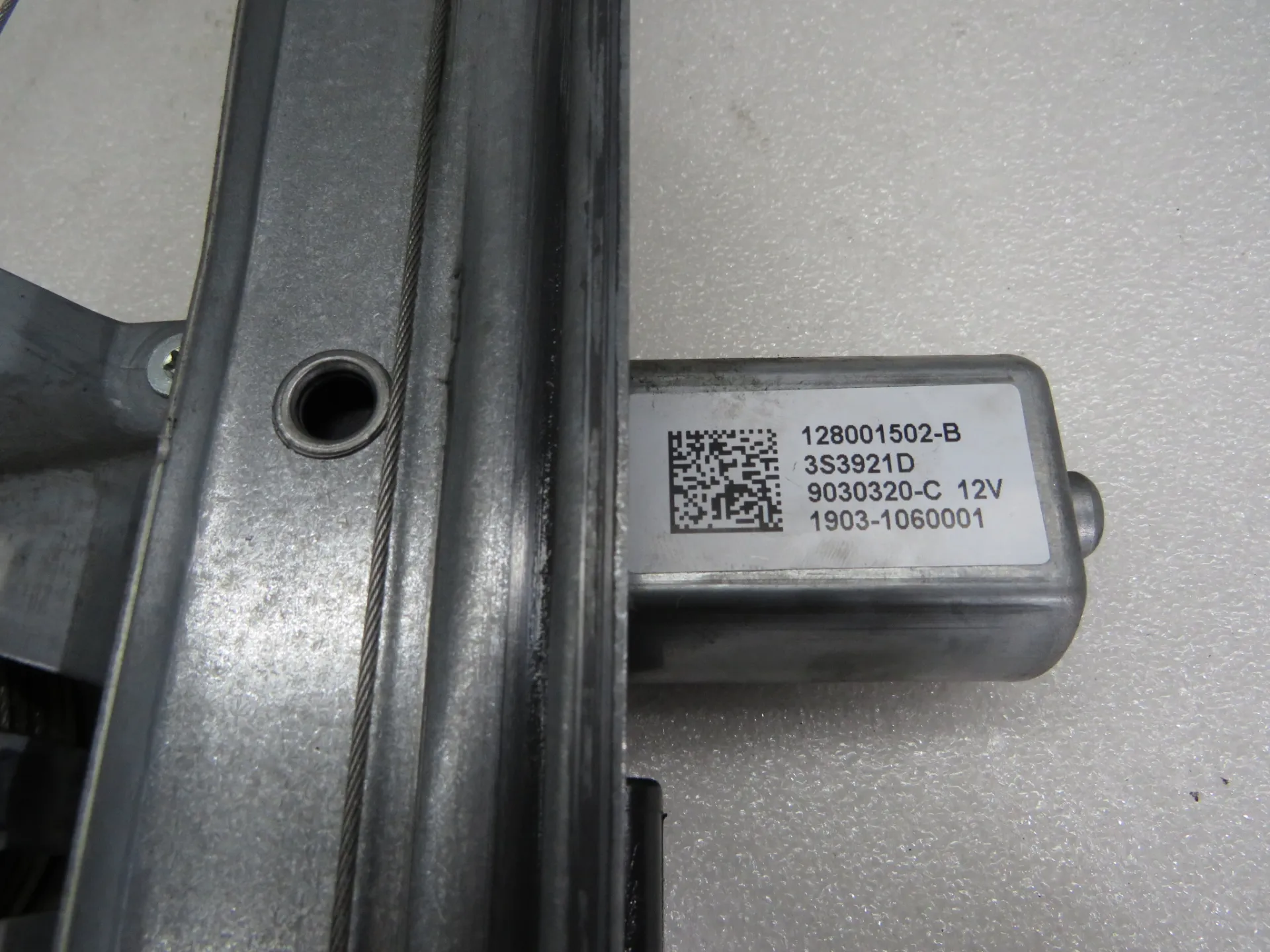 Left front window regulator RENAULT Trafic III (FG_) Imagem-3