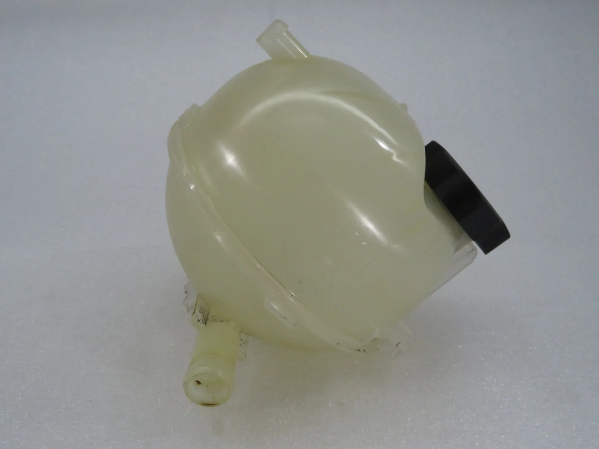 Coolant reservoir OPEL Astra K Sports Tourer Imagem-1