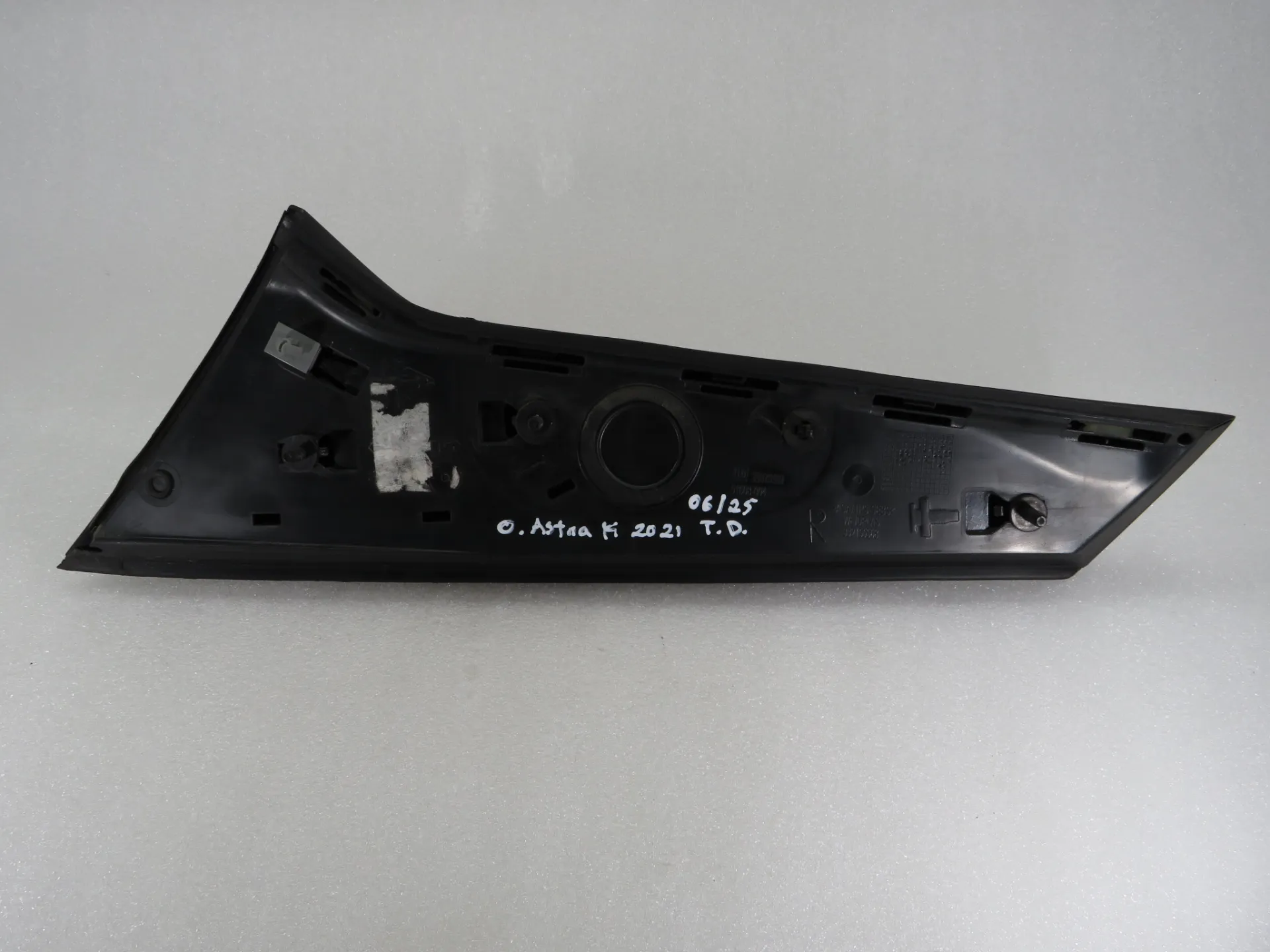 Right rear door trim OPEL Astra K Sports Tourer Imagem-1