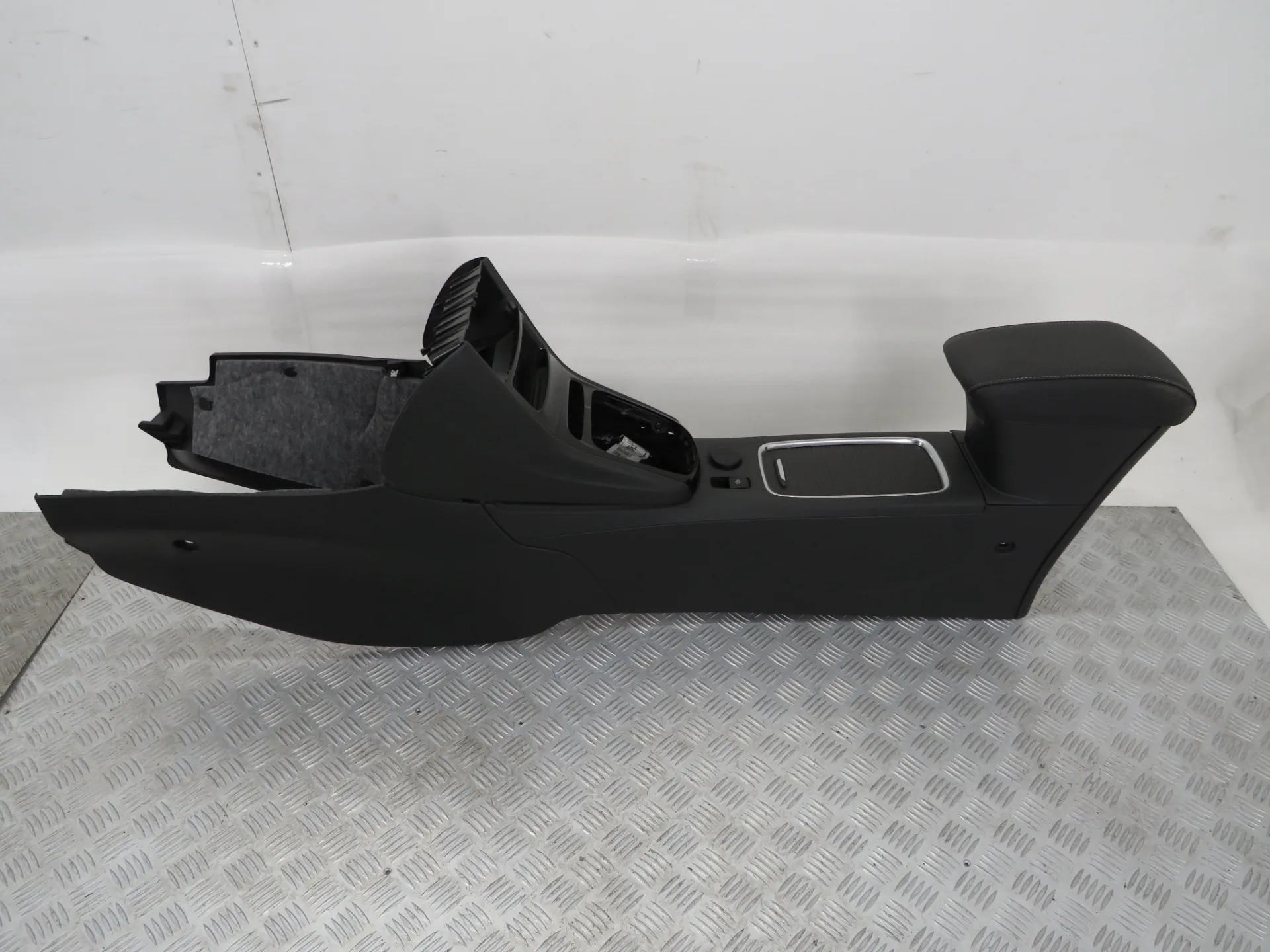 Center console  OPEL Astra K Sports Tourer