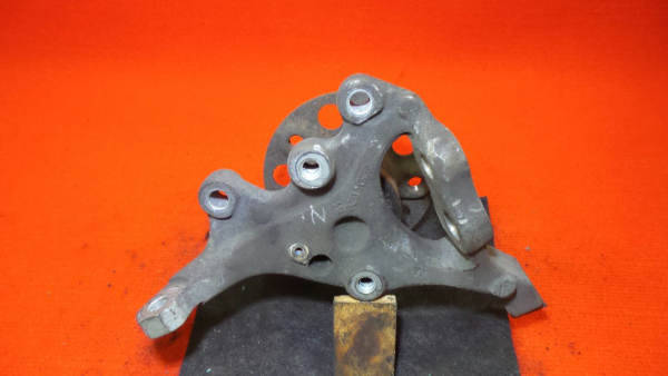 Right front steering knuckle MERCEDES-BENZ Classe C (W204)