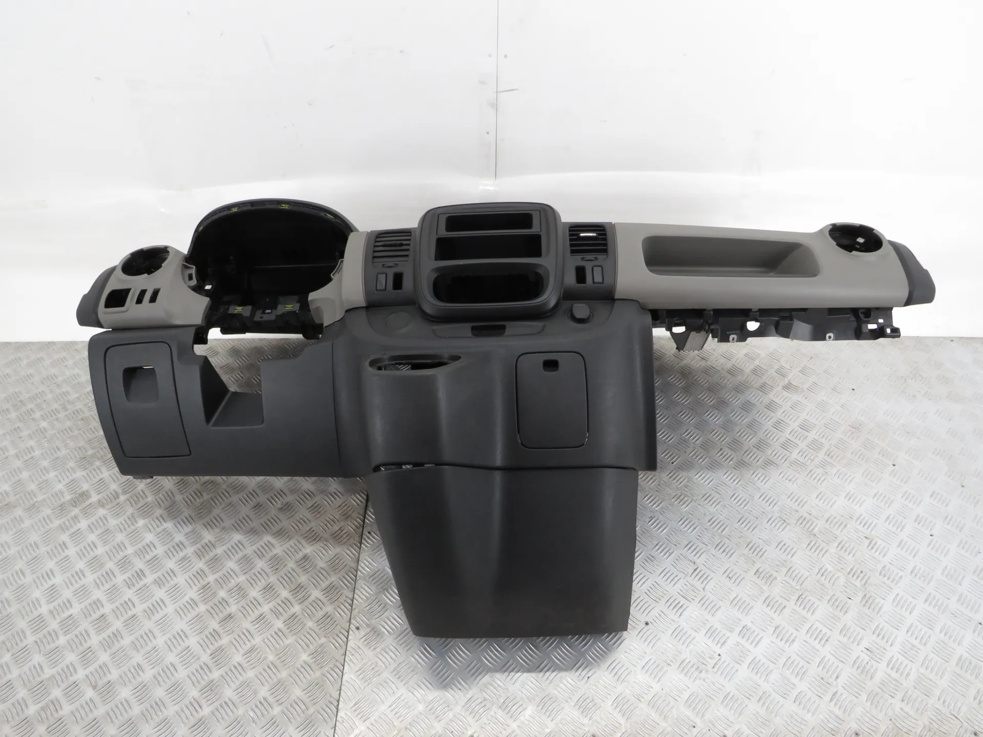 Tablier RENAULT Trafic III (FG_)