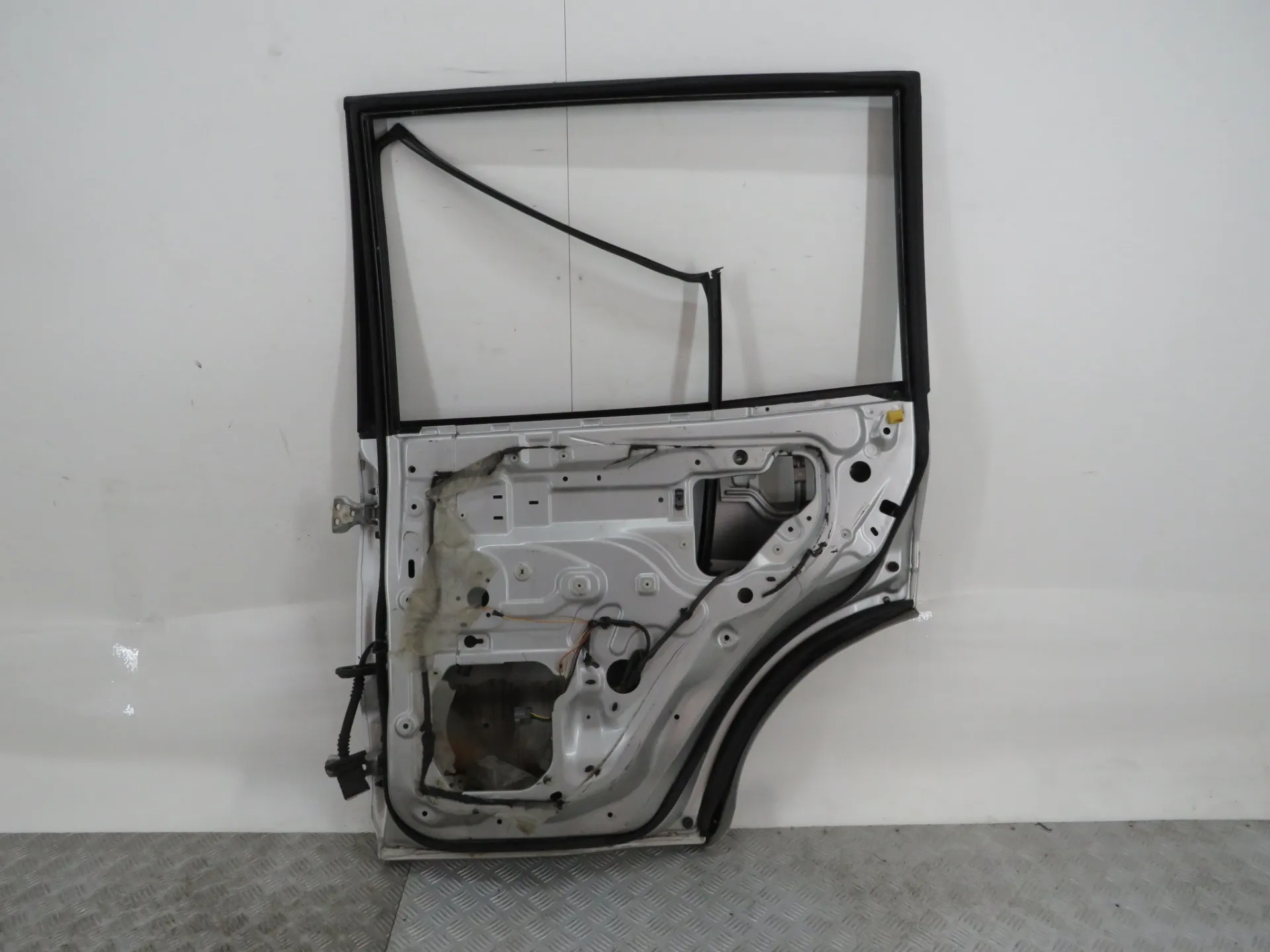 Porte arrière Droite MITSUBISHI Pajero III (V6_W, V7_W) Imagem-3