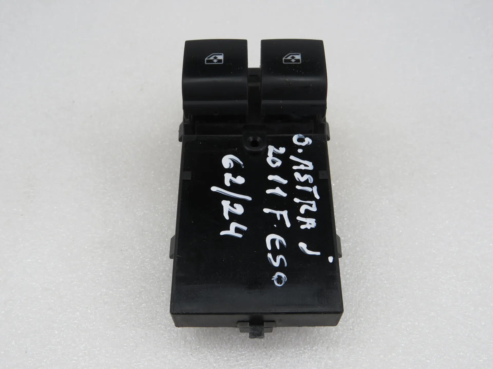 Comando / botão / interruptor vidros frente esquerdo OPEL Astra J GTC