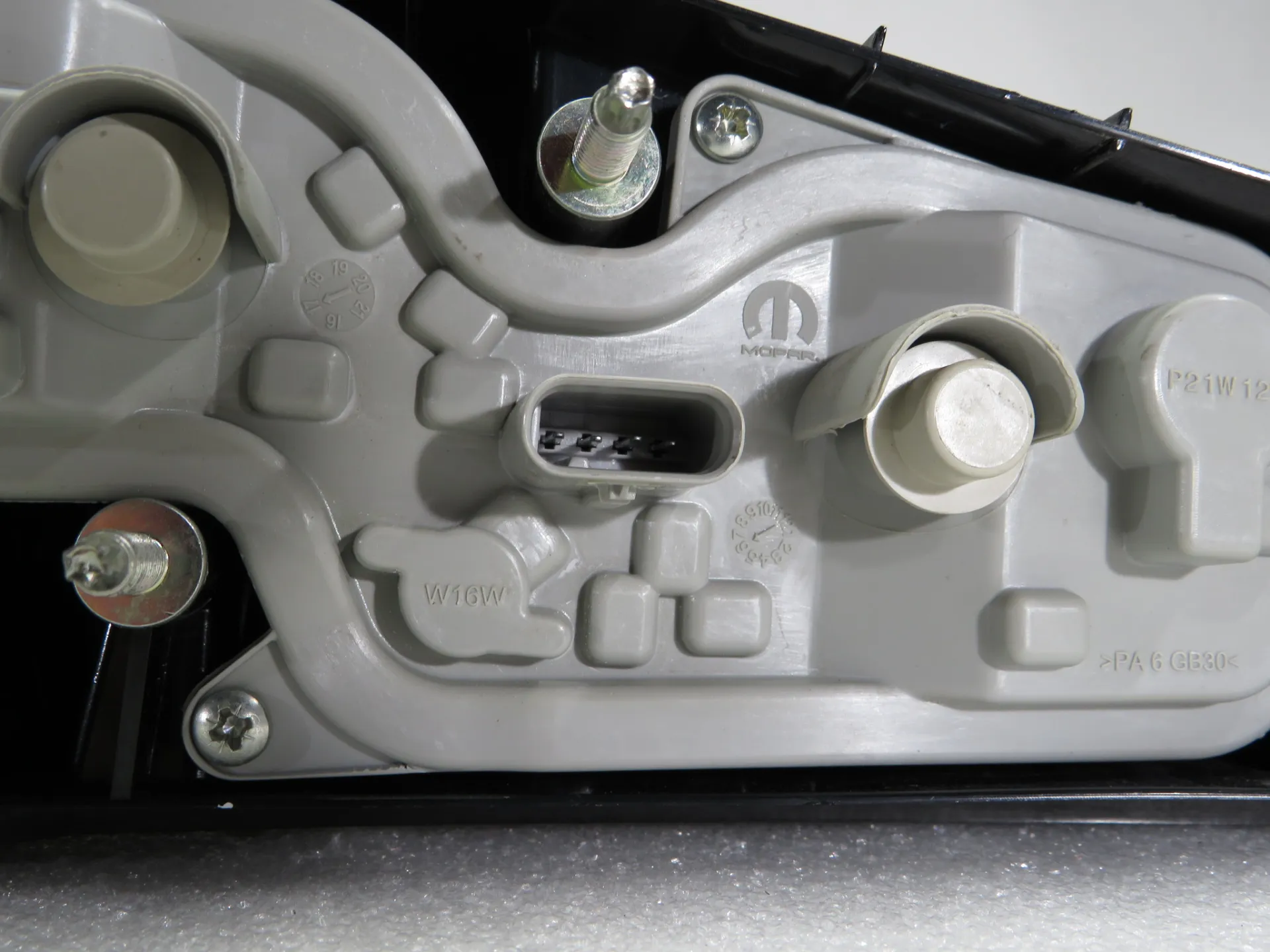 Farolim da mala direito FIAT Tipo Wagon (358_) Imagem-5