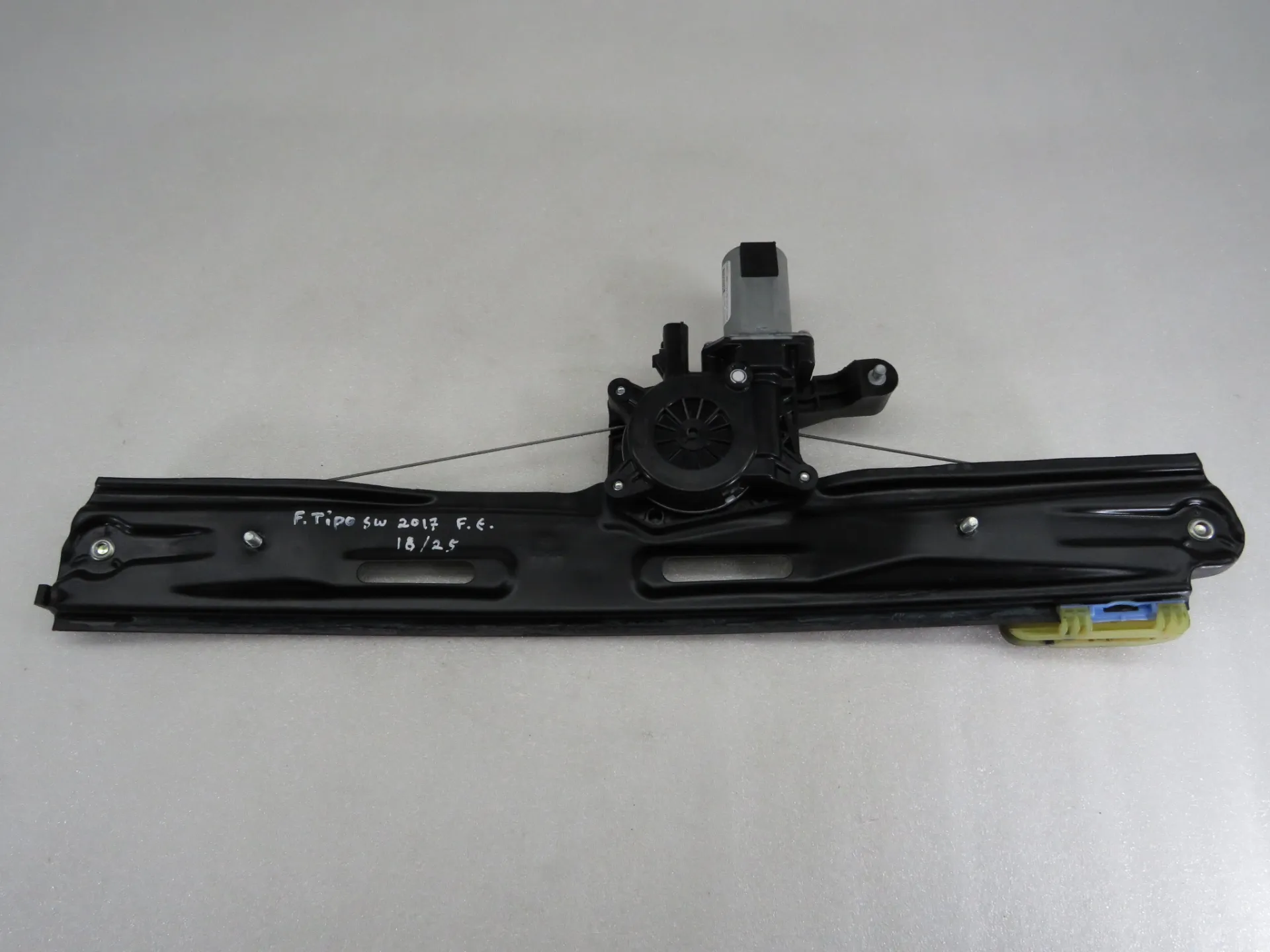 Alzavetro anteriore sinistro FIAT Tipo Wagon (358_)