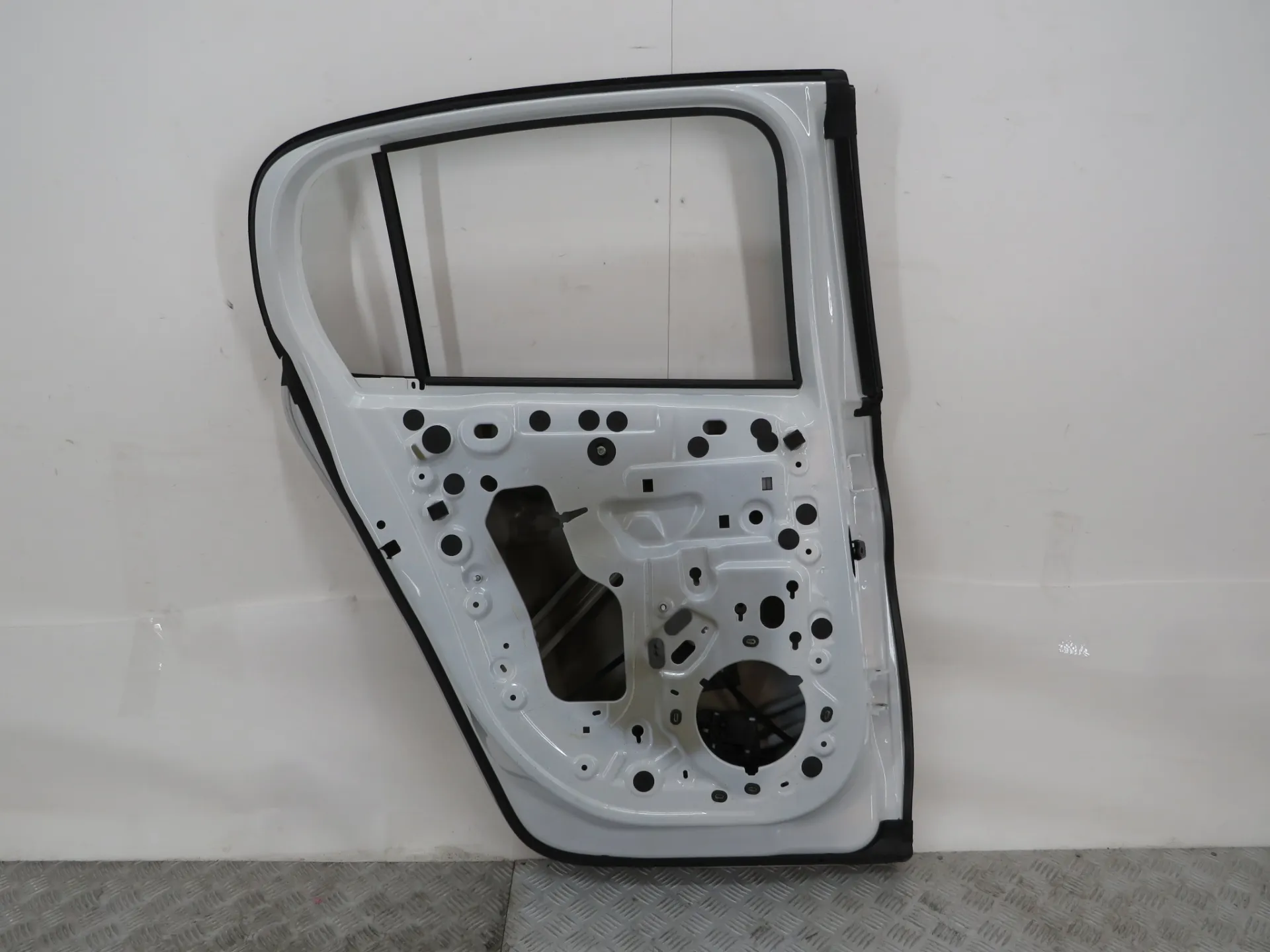 Porta trás esquerda PEUGEOT 208 II Imagem-3