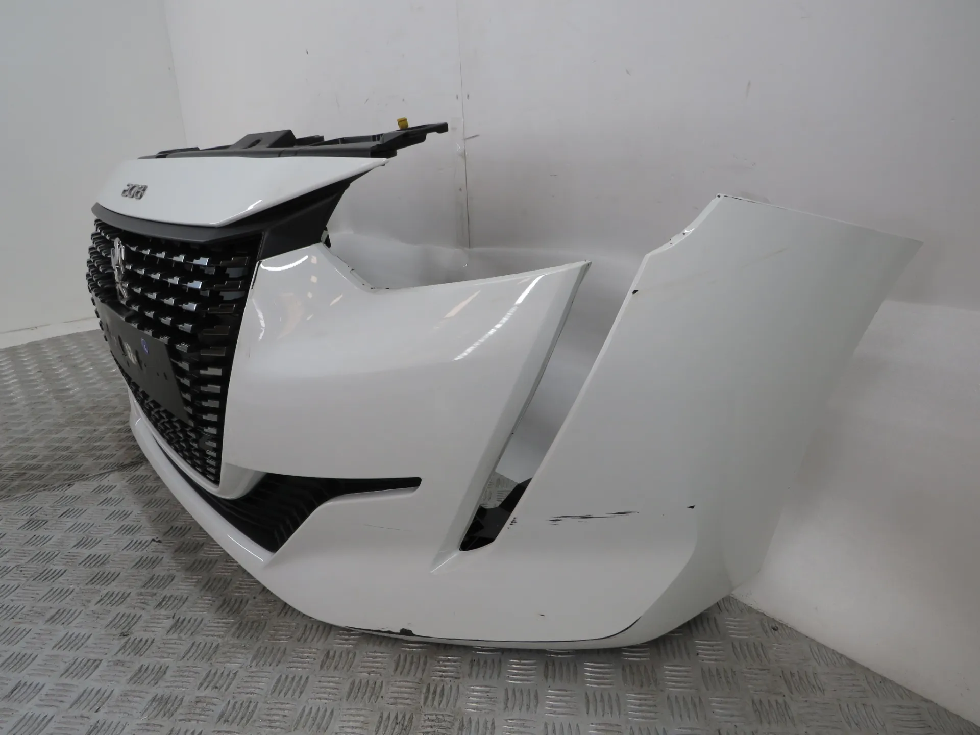 Front Bumper PEUGEOT 208 II Imagem-2