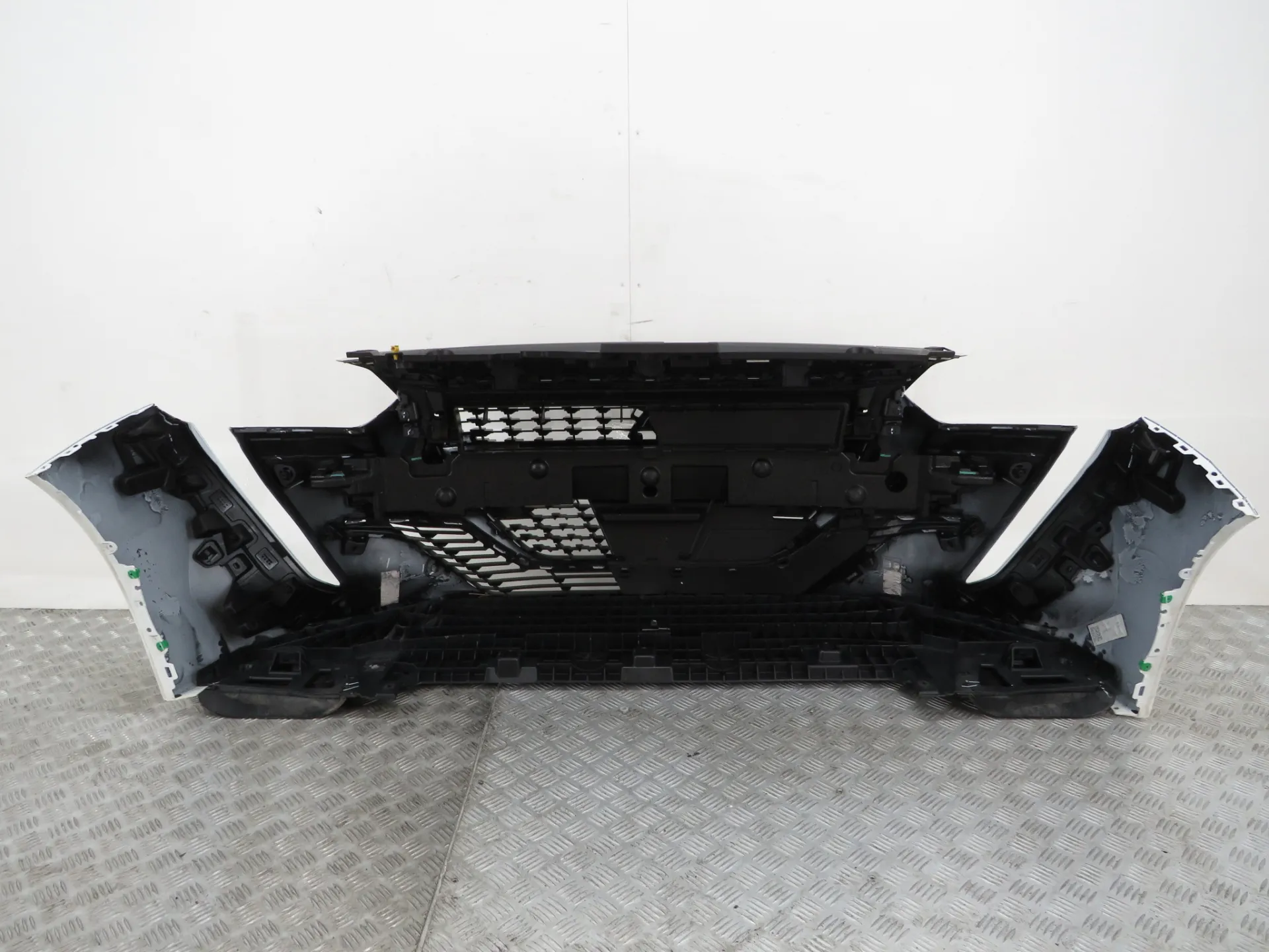 Front Bumper PEUGEOT 208 II Imagem-3