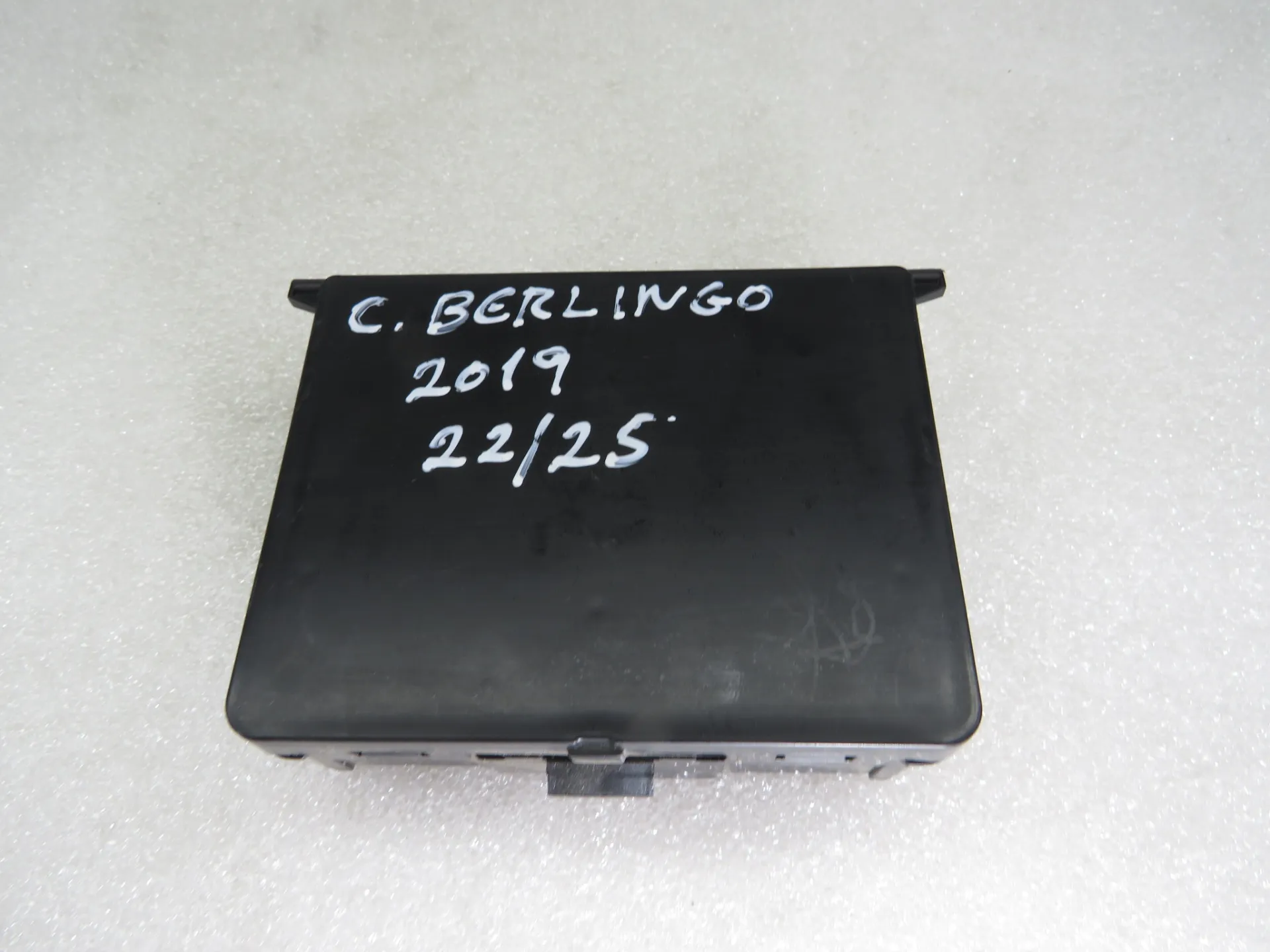 Módulo genérico CITROËN Berlingo Van (K9) Imagem-1
