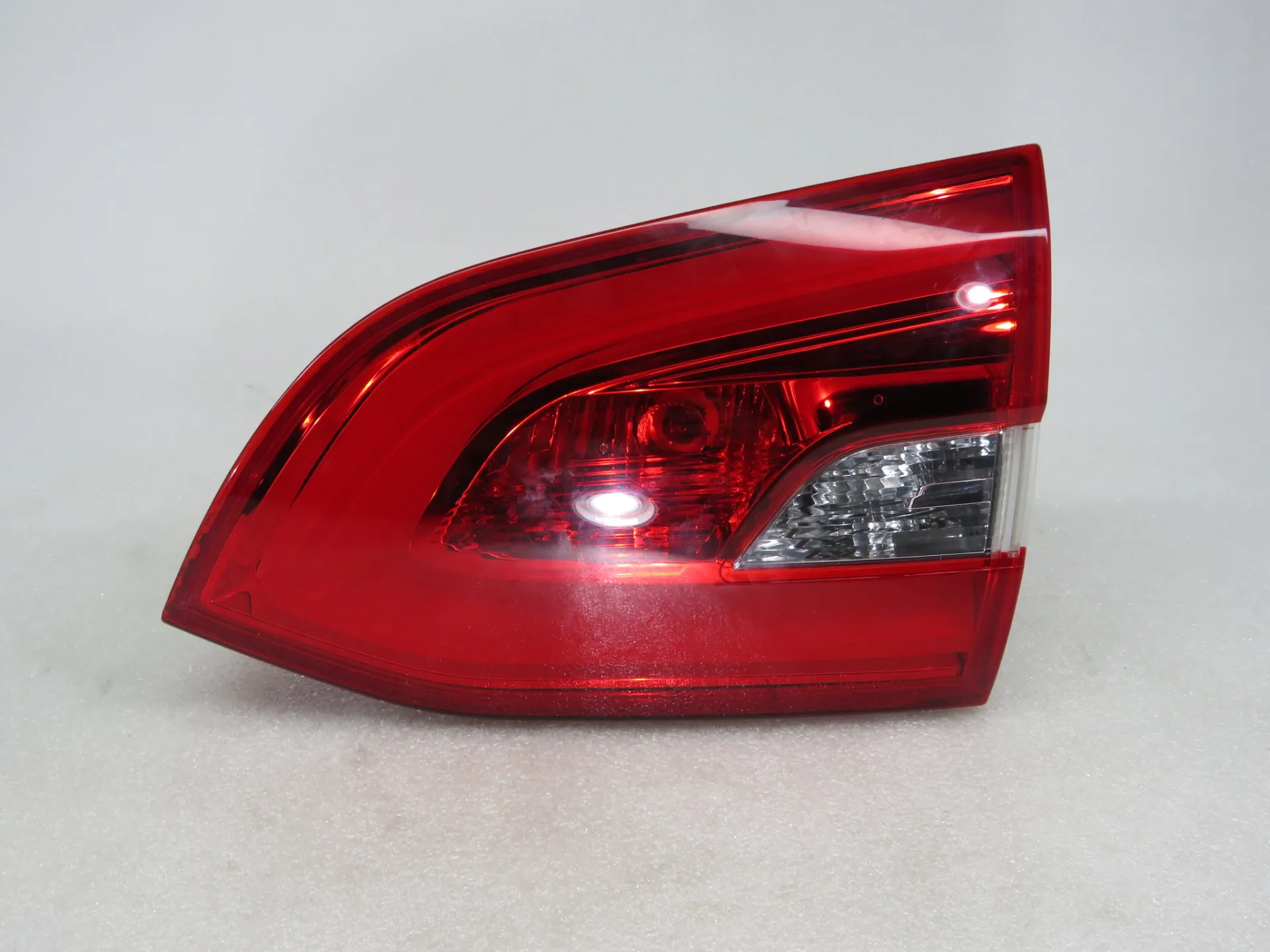 Right Tailgate light PEUGEOT 308 SW II Van (LC_)
