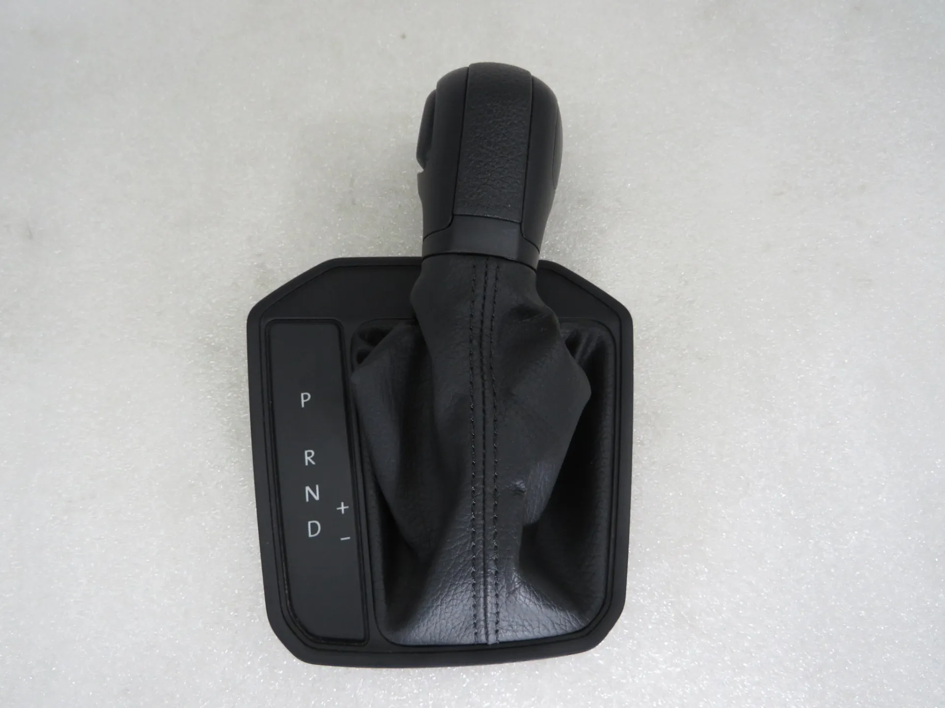 Pommeau / Soufflet de levier VOLKSWAGEN Transporter VI Kombi (SGB, SGG, SGJ)