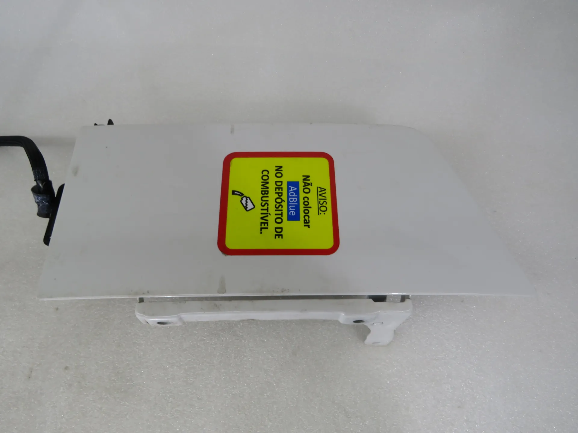 Tappo serbatoio carburante VOLKSWAGEN Transporter VI Kombi (SGB, SGG, SGJ) Imagem-1