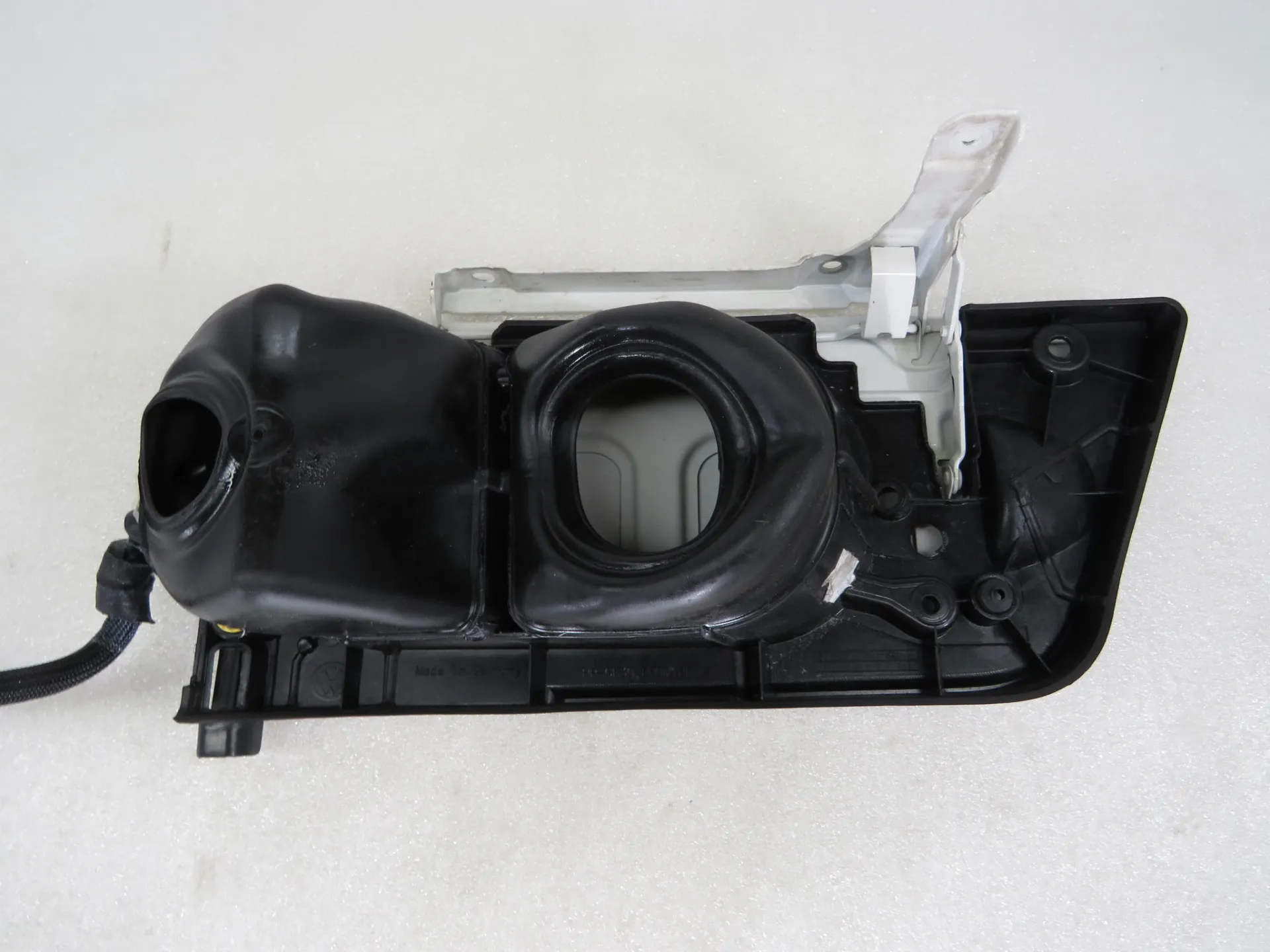Tappo serbatoio carburante VOLKSWAGEN Transporter VI Kombi (SGB, SGG, SGJ) Imagem-3