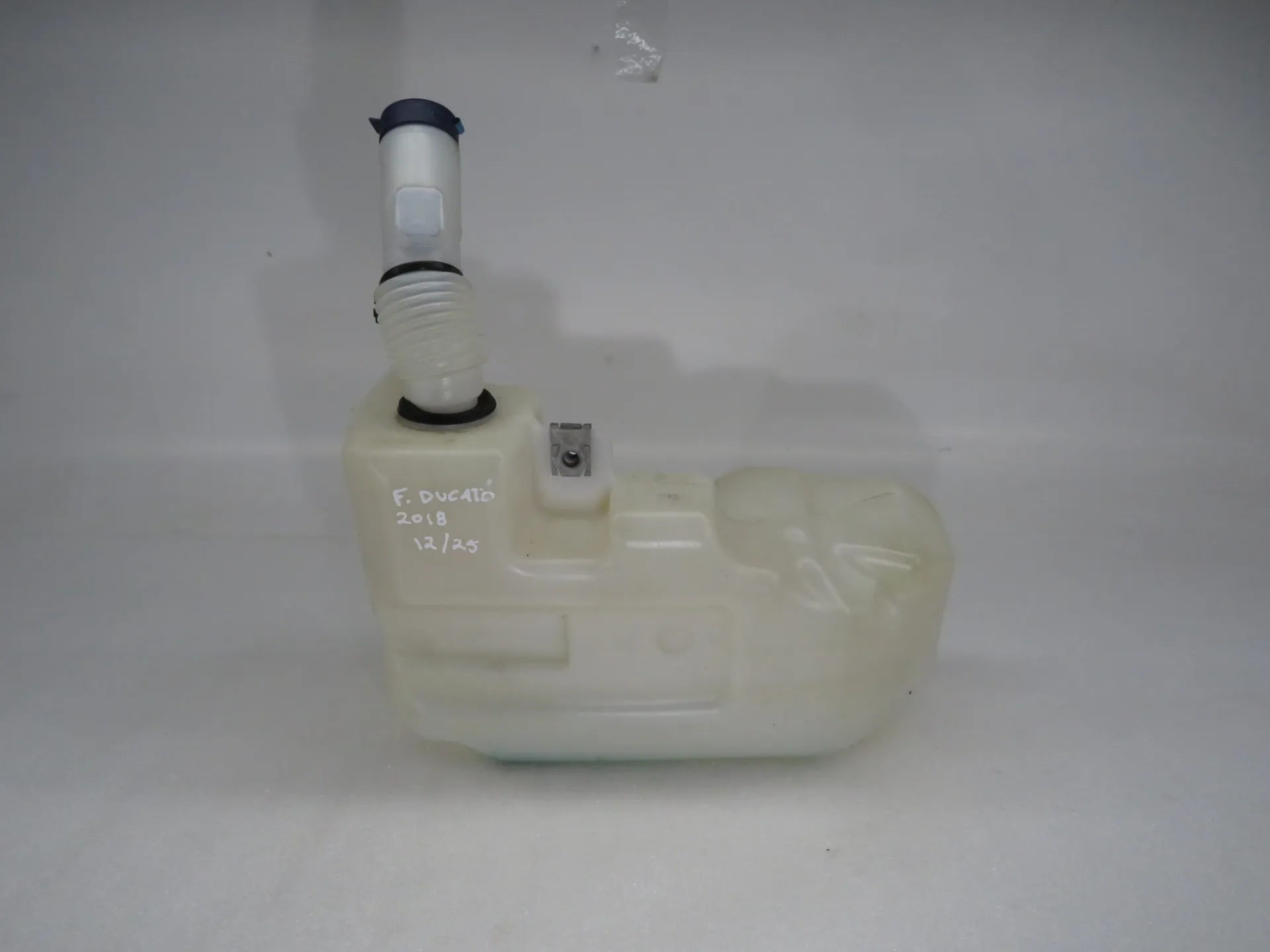 Windshield washer tank FIAT Ducato (250_, 290_)
