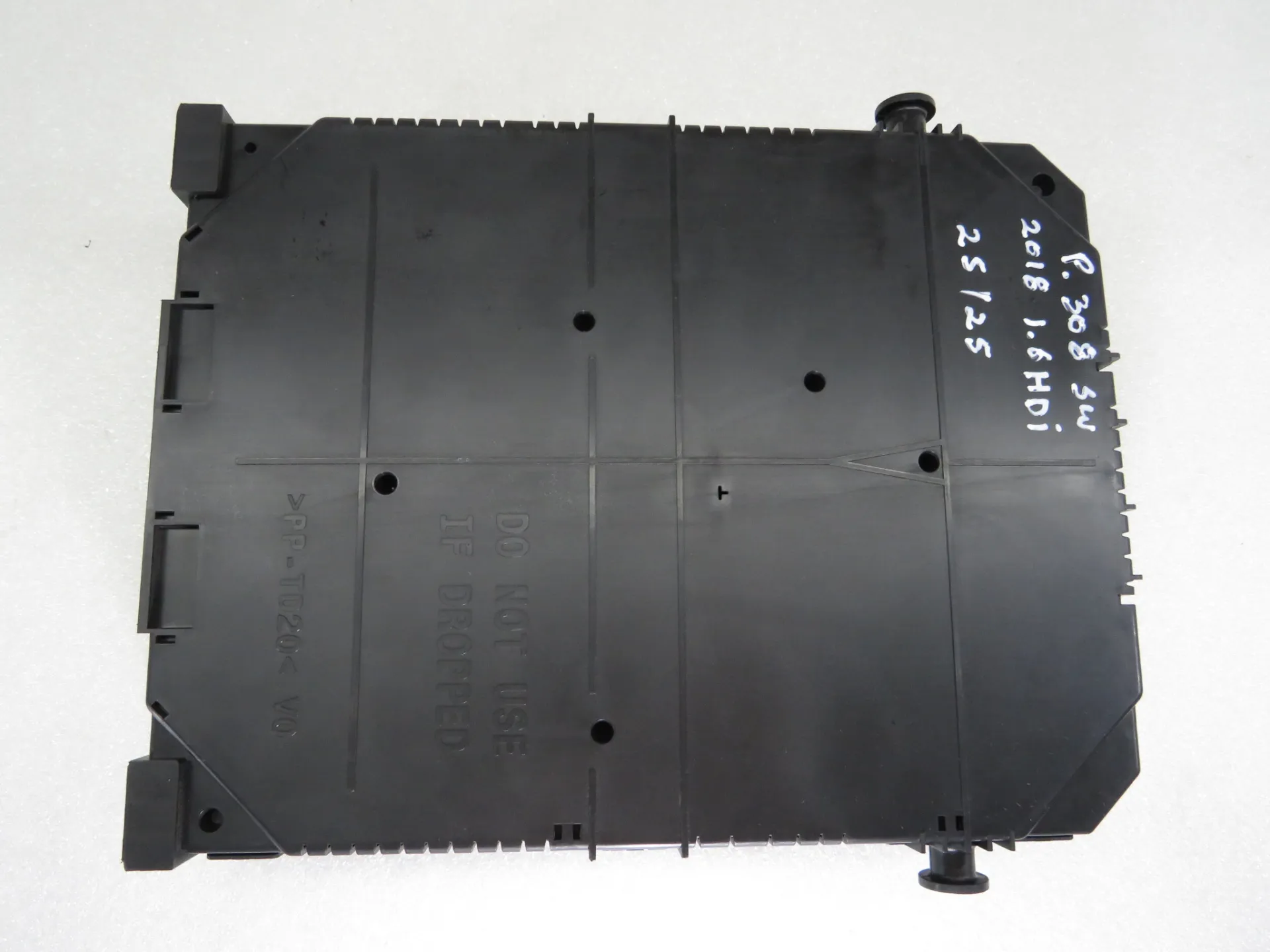 Caja fusibles / SAM / BSI PEUGEOT 308 SW II Van (LC_) Imagem-1