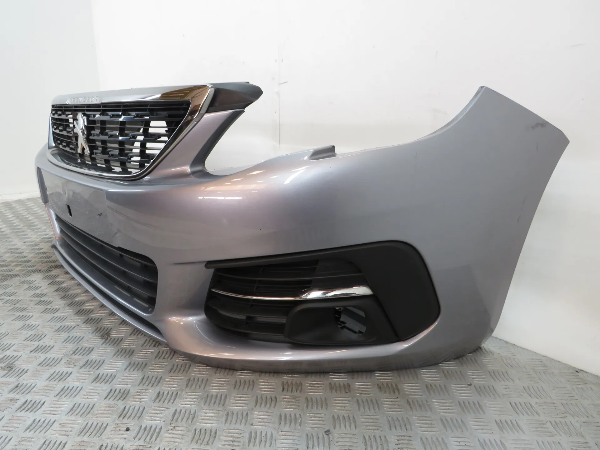 Front Bumper PEUGEOT 308 SW II Van (LC_) Imagem-3