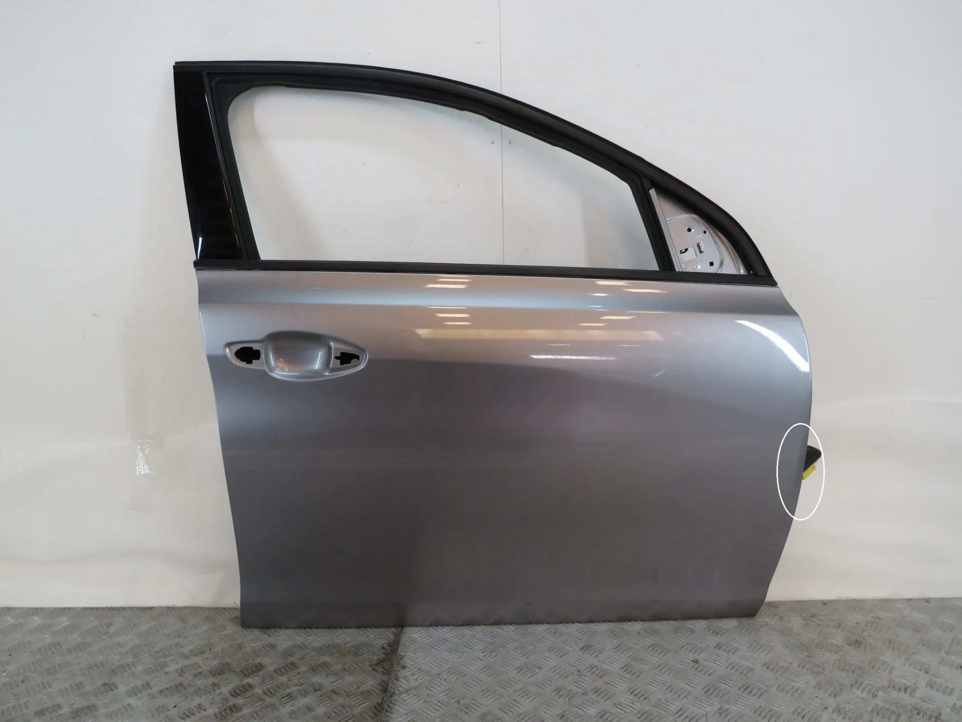 Right front Door PEUGEOT 308 SW II Van (LC_)