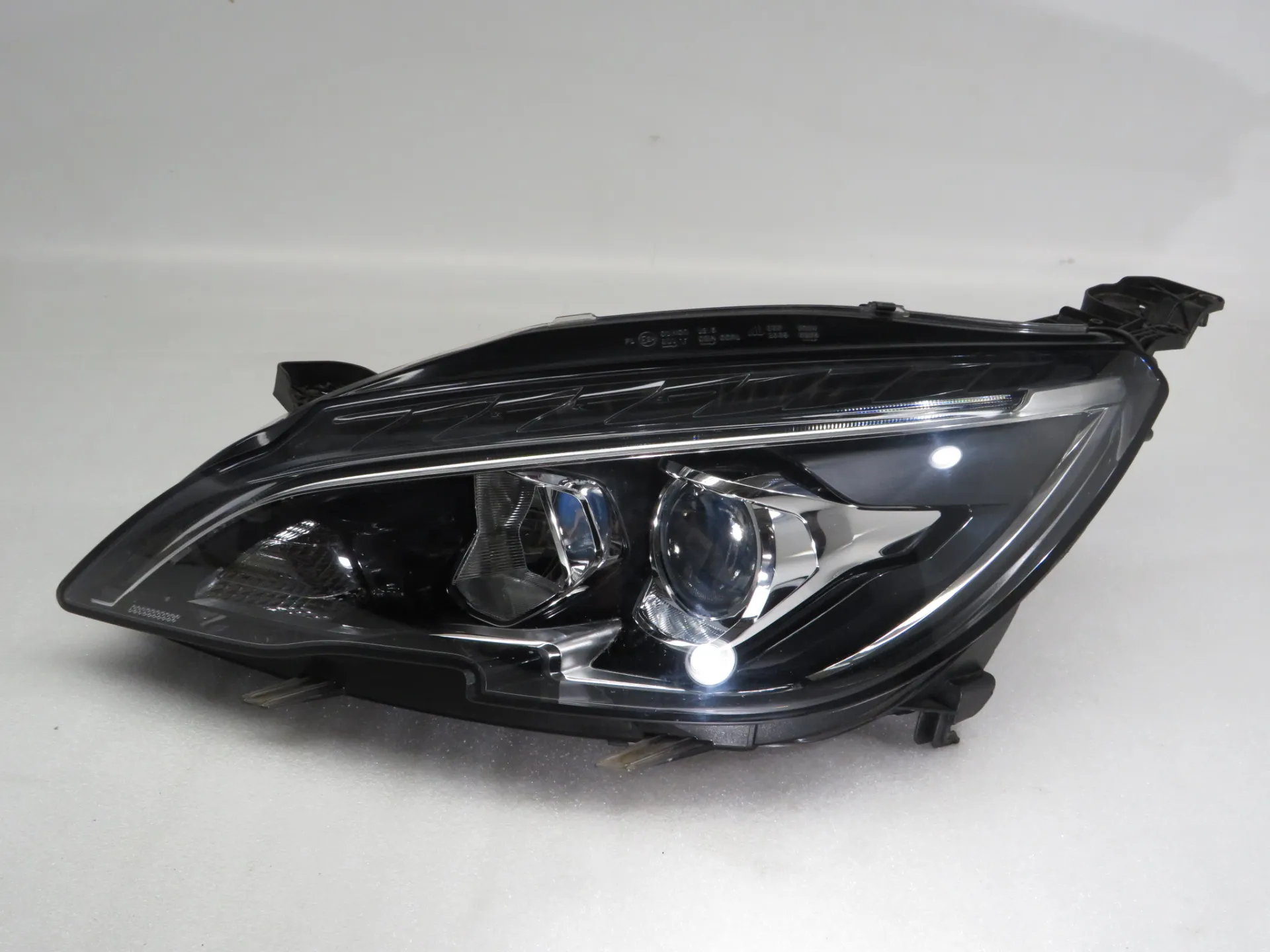 Faro anteriore sinistro PEUGEOT 308 SW II Van (LC_)
