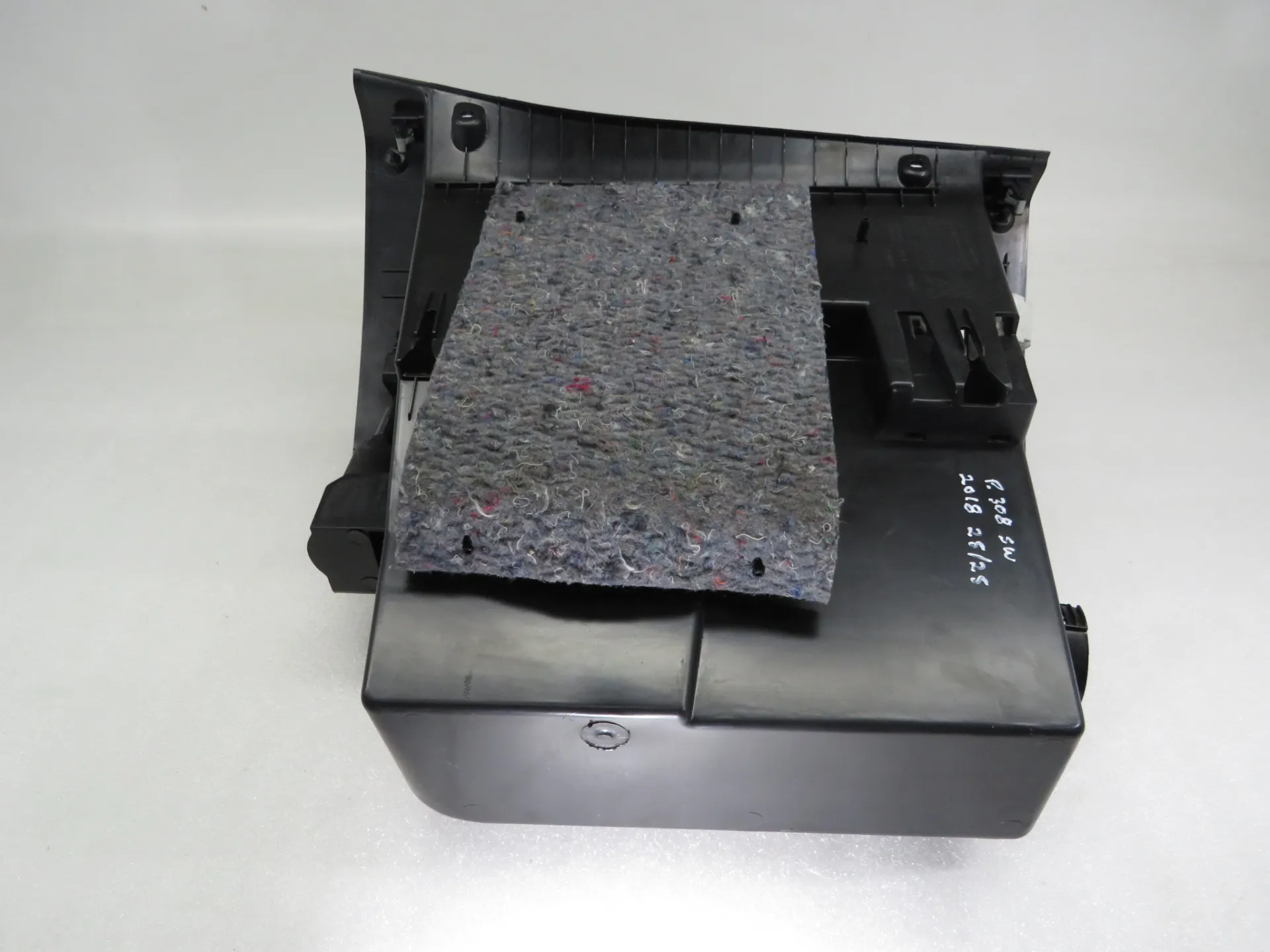 Glove Box / Compartment PEUGEOT 308 SW II Van (LC_) Imagem-6