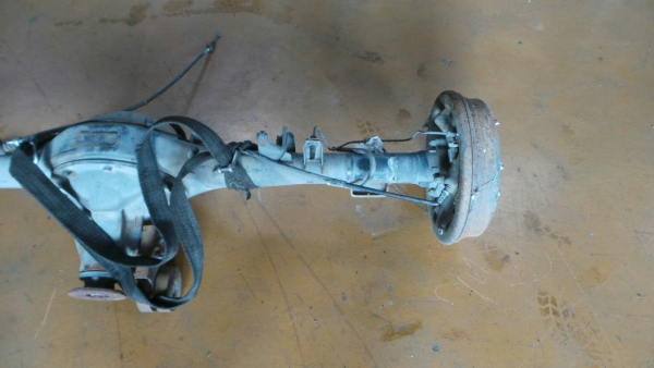 Essieu arrière à tambours HYUNDAI H-1 (A1) Imagem-1