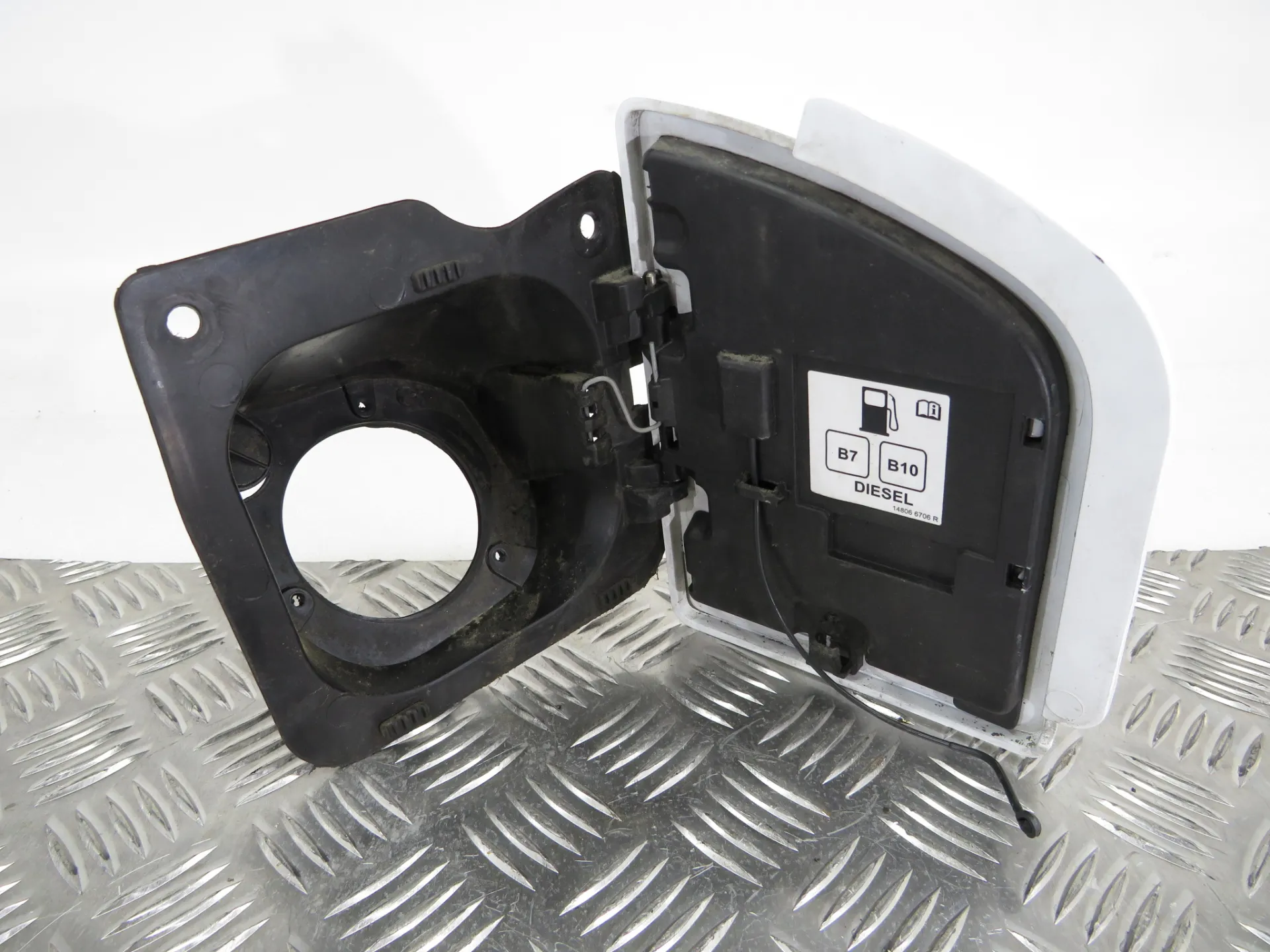 Bouchon/Volet De Trappe De Réservoir à Carburant  RENAULT Master III (FV) Imagem-2