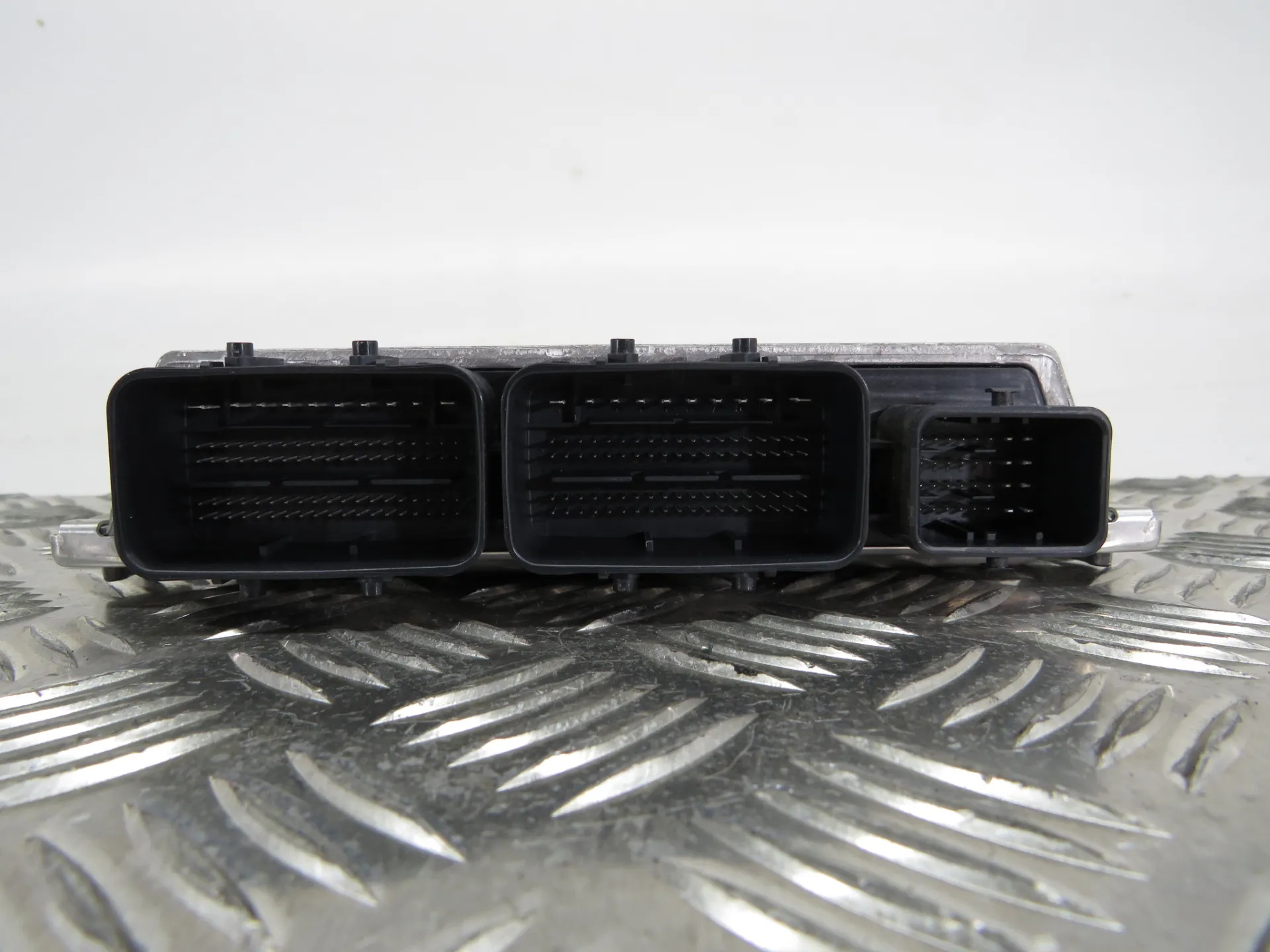 Engine control unit / ECU RENAULT Master III (FV) Imagem-1
