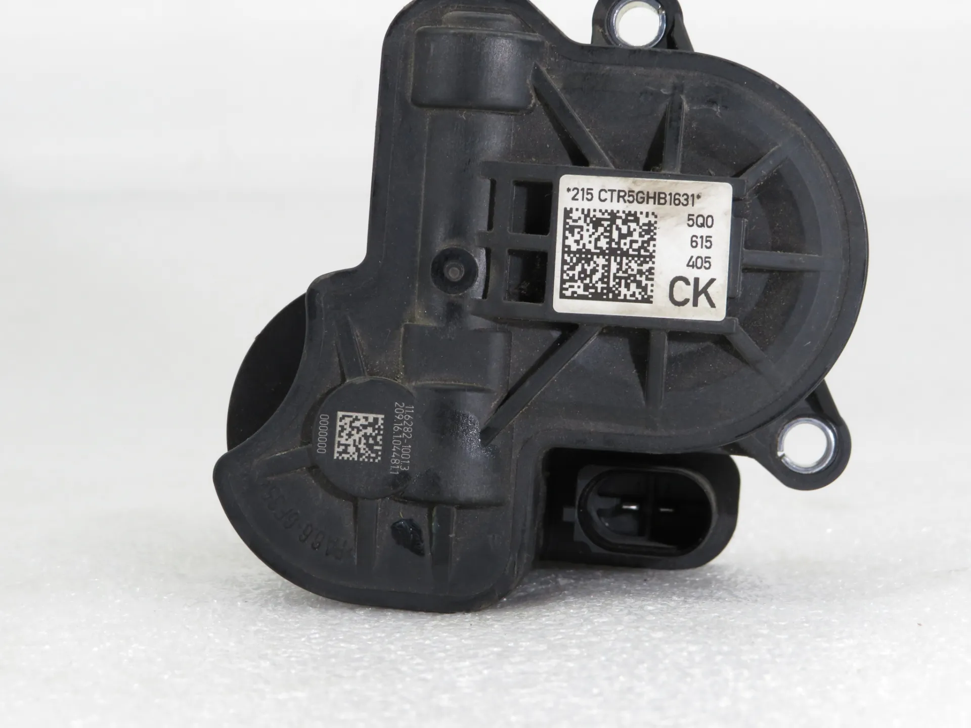 Left rear Brake Caliper VOLKSWAGEN Golf VII Variant (BA5, BV5) Imagem-1