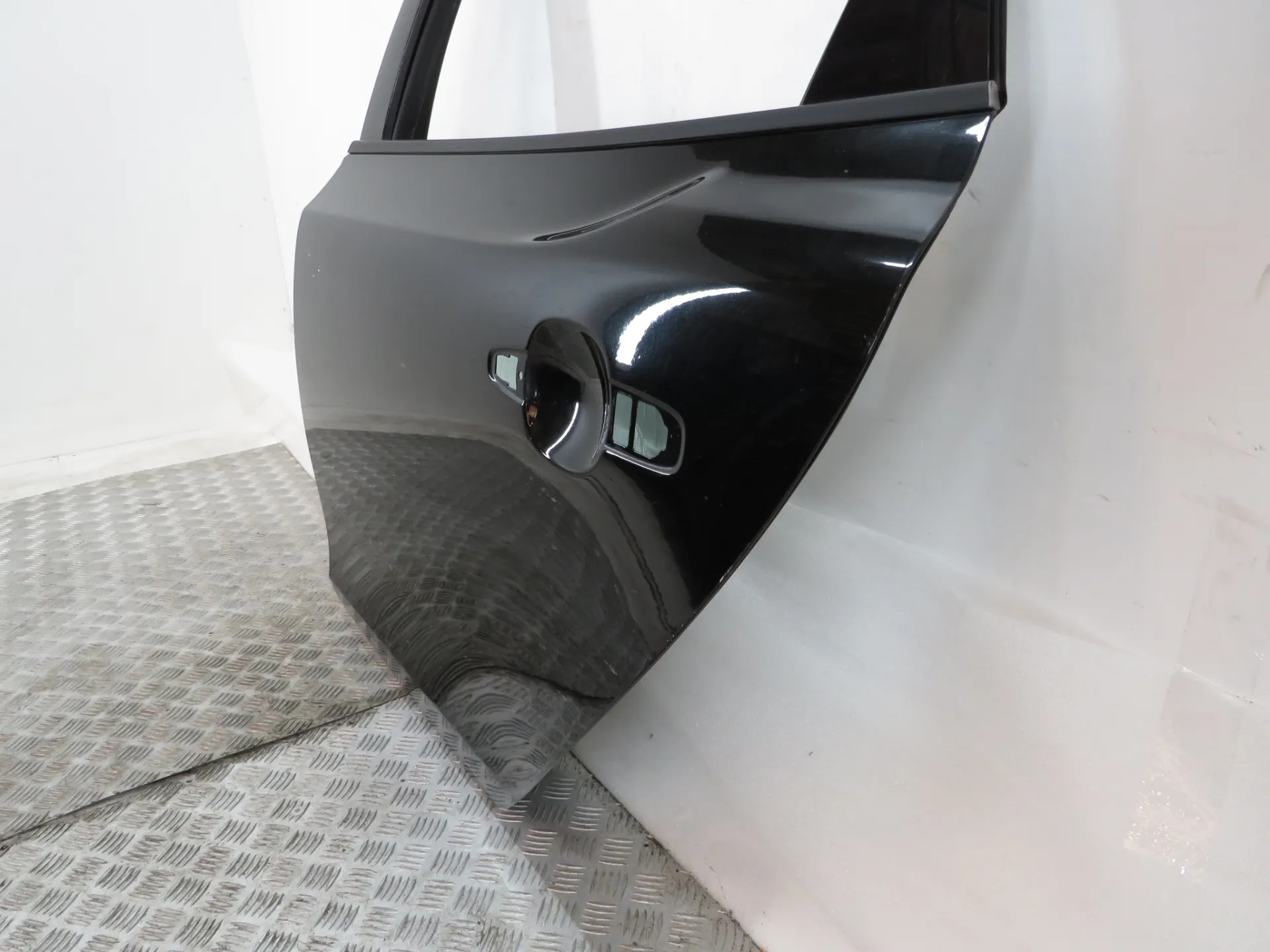 Porta trás esquerda VOLVO V40 Hatchback Imagem-2
