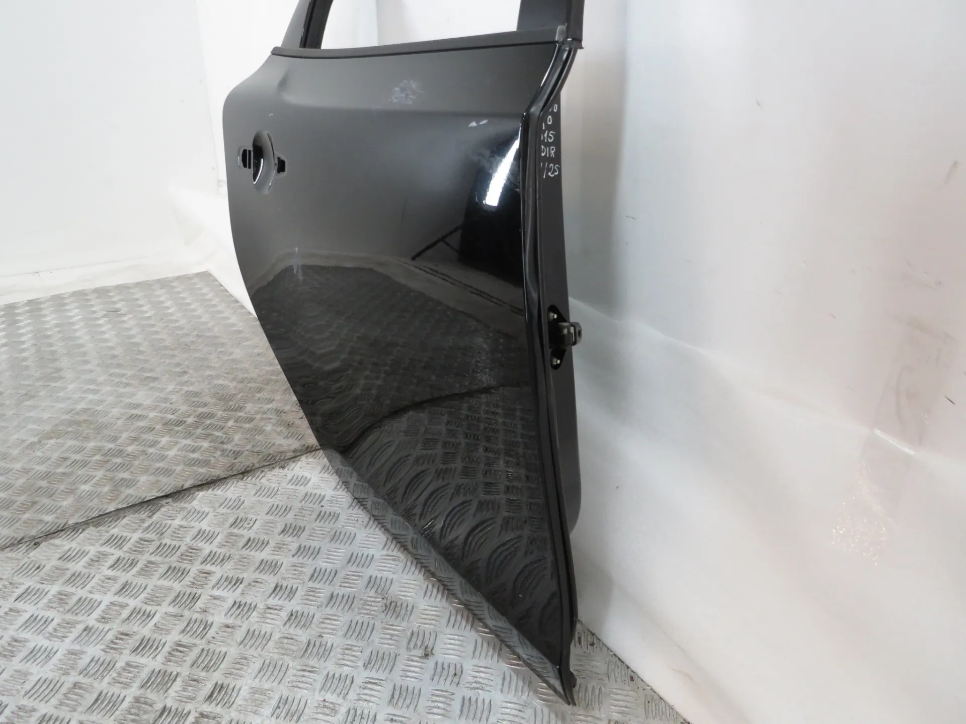 Porta trás direita VOLVO V40 Hatchback Imagem-1