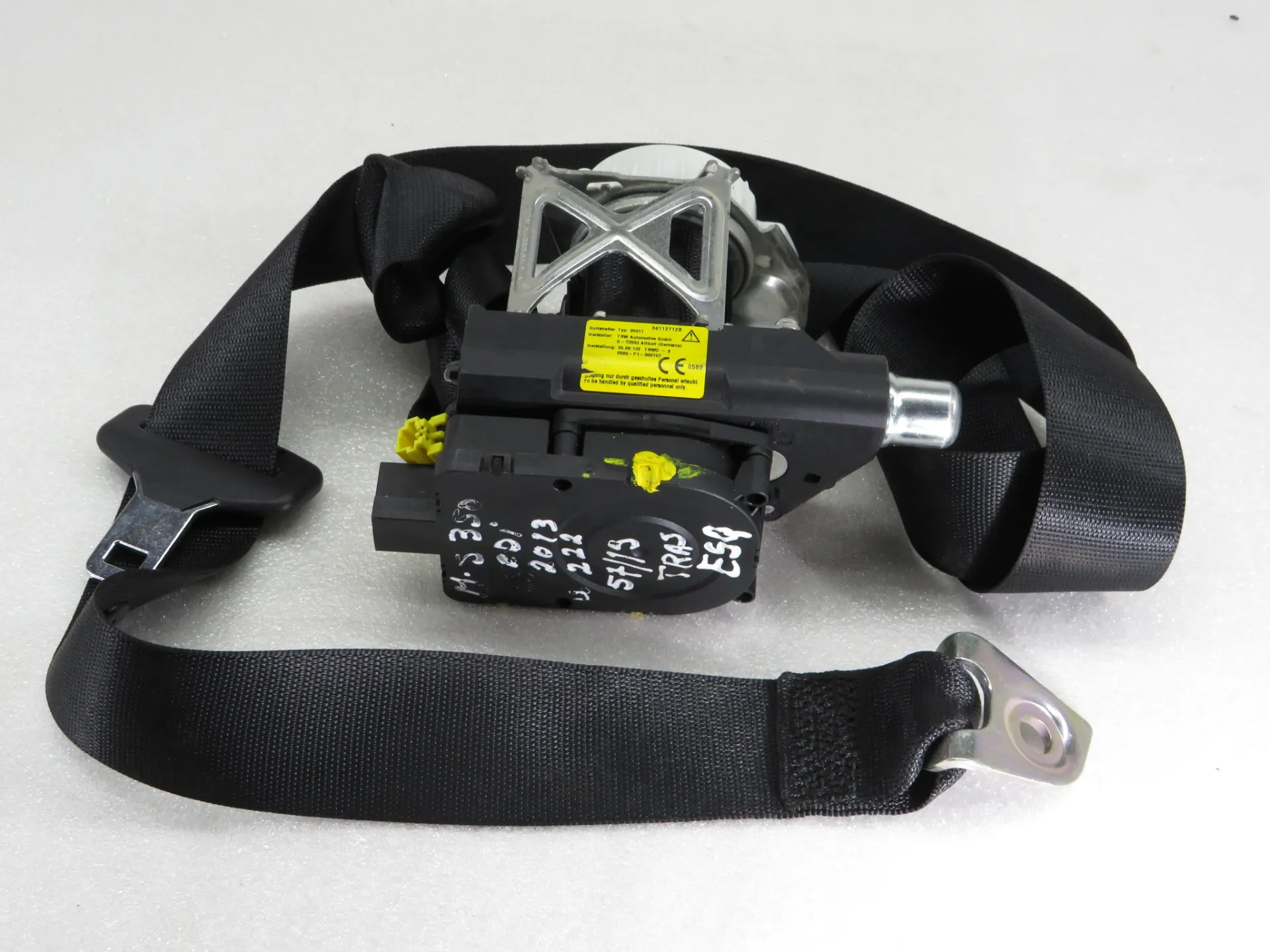 Left rear seatbelt pretensioner MERCEDES-BENZ Classe S (W222, V222, X222) Imagem-1