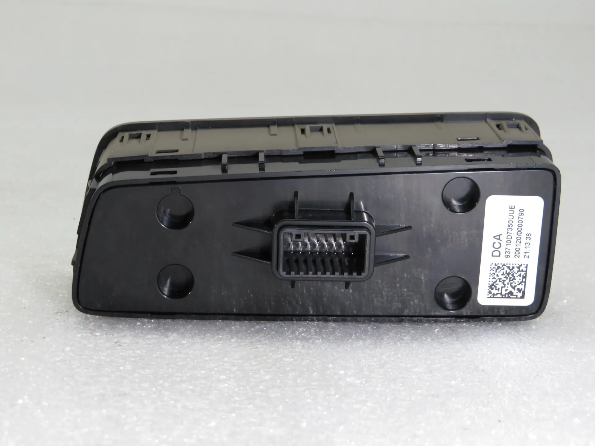 Botão / interruptor electromecânico / relé HYUNDAI Tucson (TL)