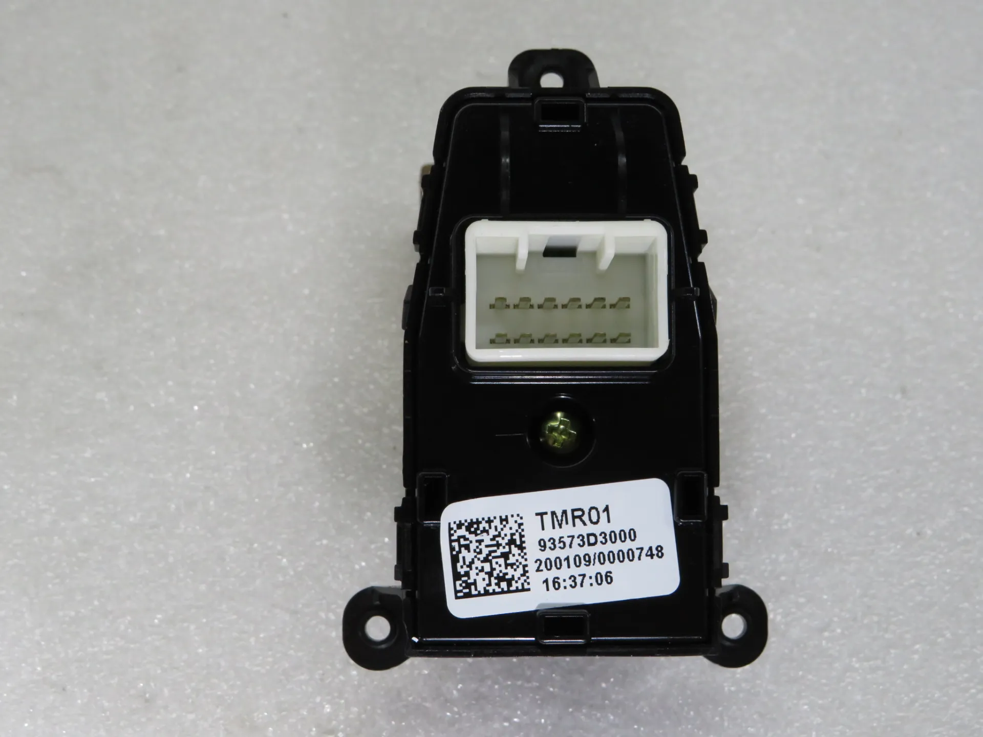 Botão / interruptor electromecânico / relé HYUNDAI Tucson (TL) Imagem-1