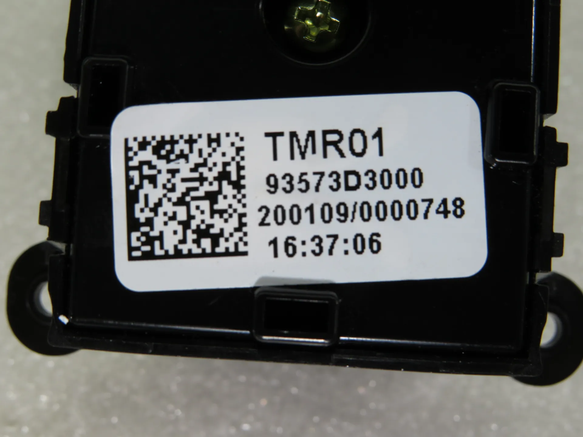 Botão / interruptor electromecânico / relé HYUNDAI Tucson (TL) Imagem-2