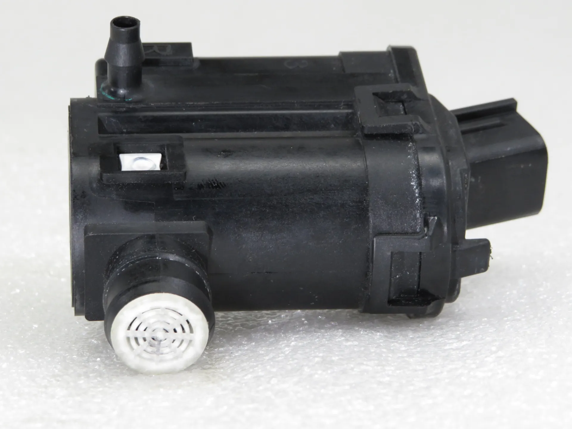 Windscreen/windshield washer pump  HYUNDAI Tucson (TL)