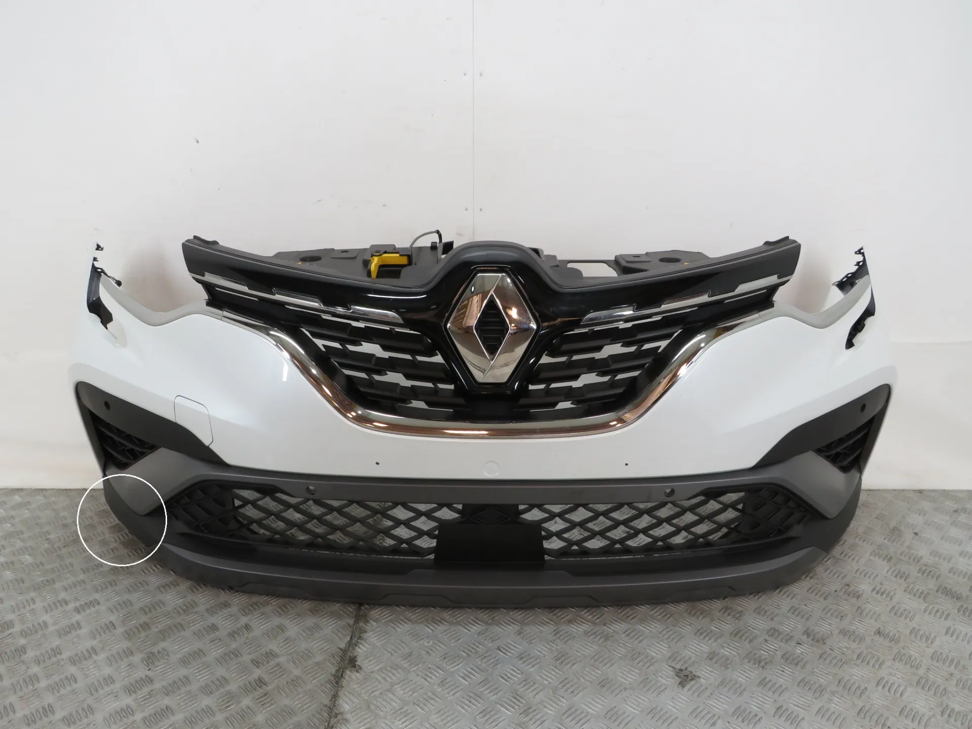 Front Bumper RENAULT Captur II