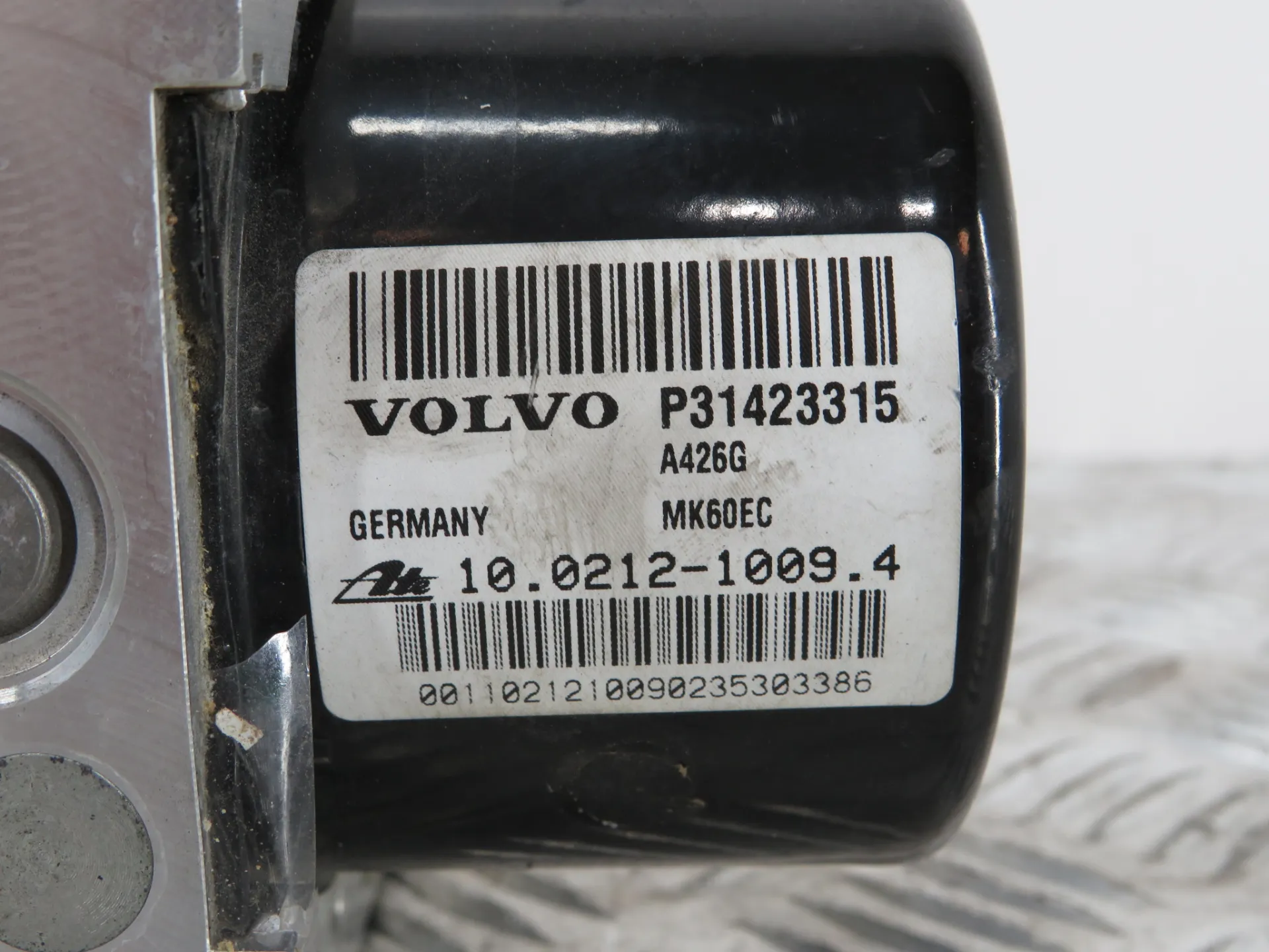 ABS VOLVO V40 Hatchback Imagem-4