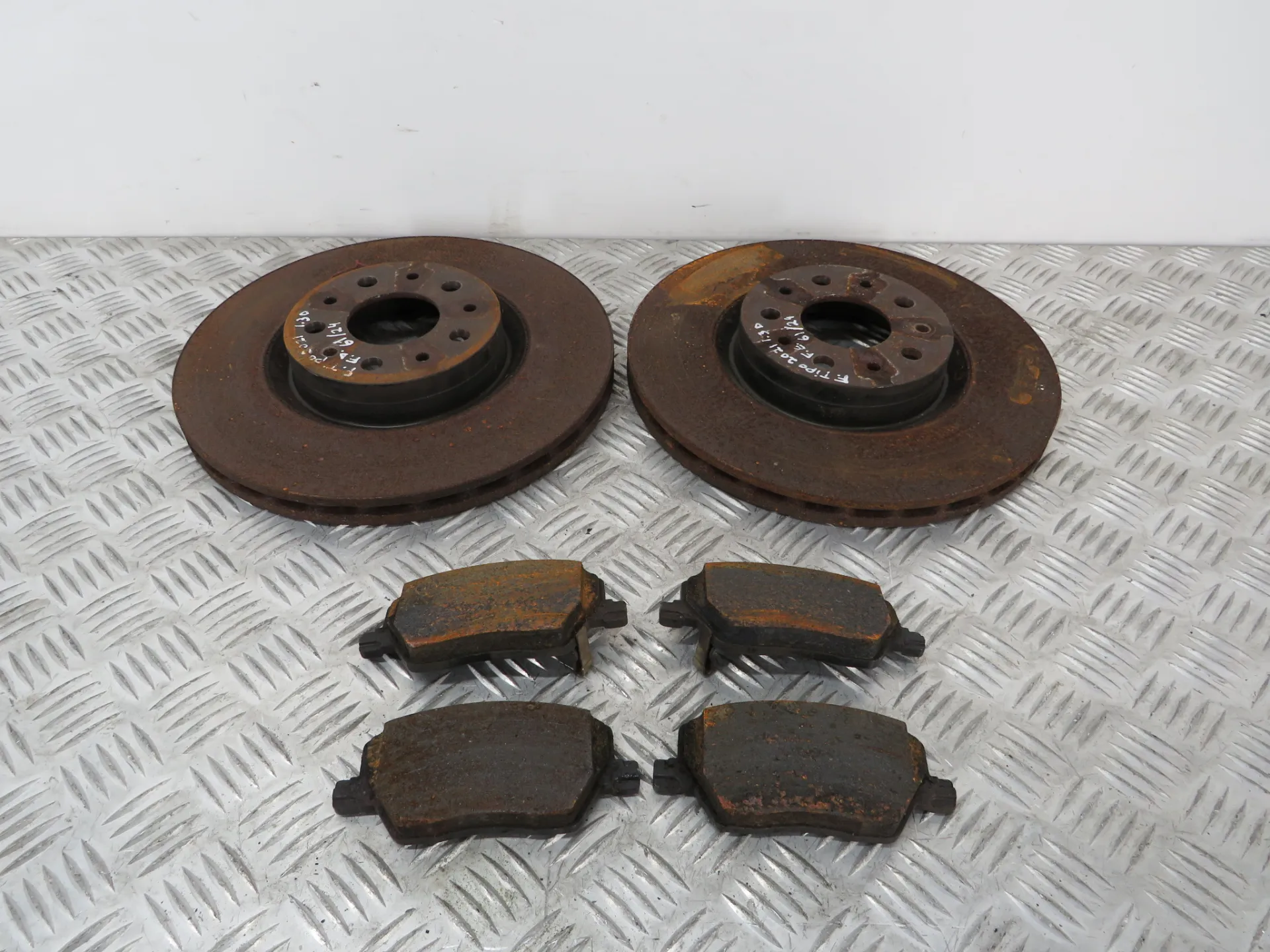 Disque de frein avant Droite FIAT Tipo Hatchback (357_)