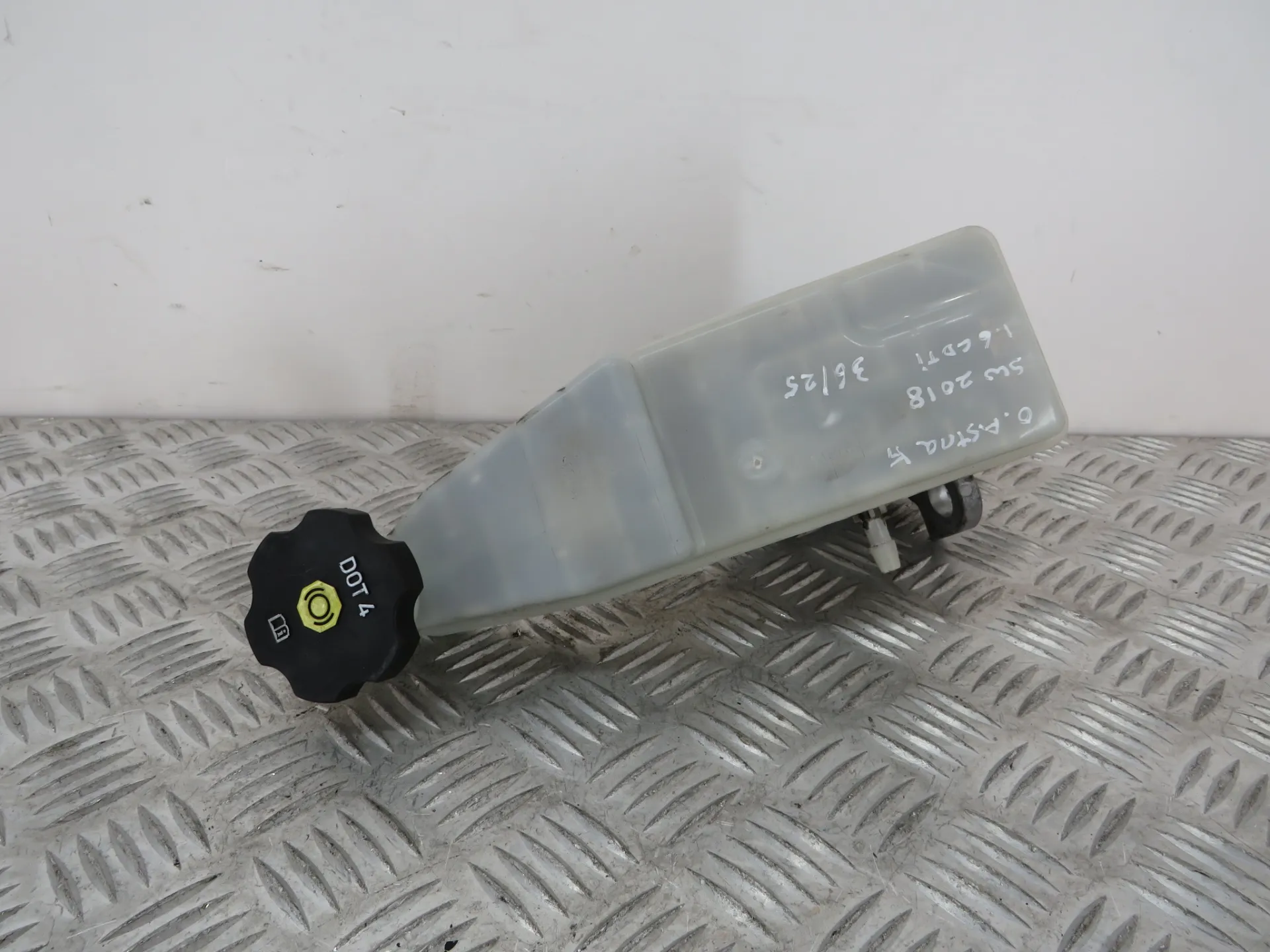 Central brake pump OPEL Astra K Sports Tourer Imagem-1