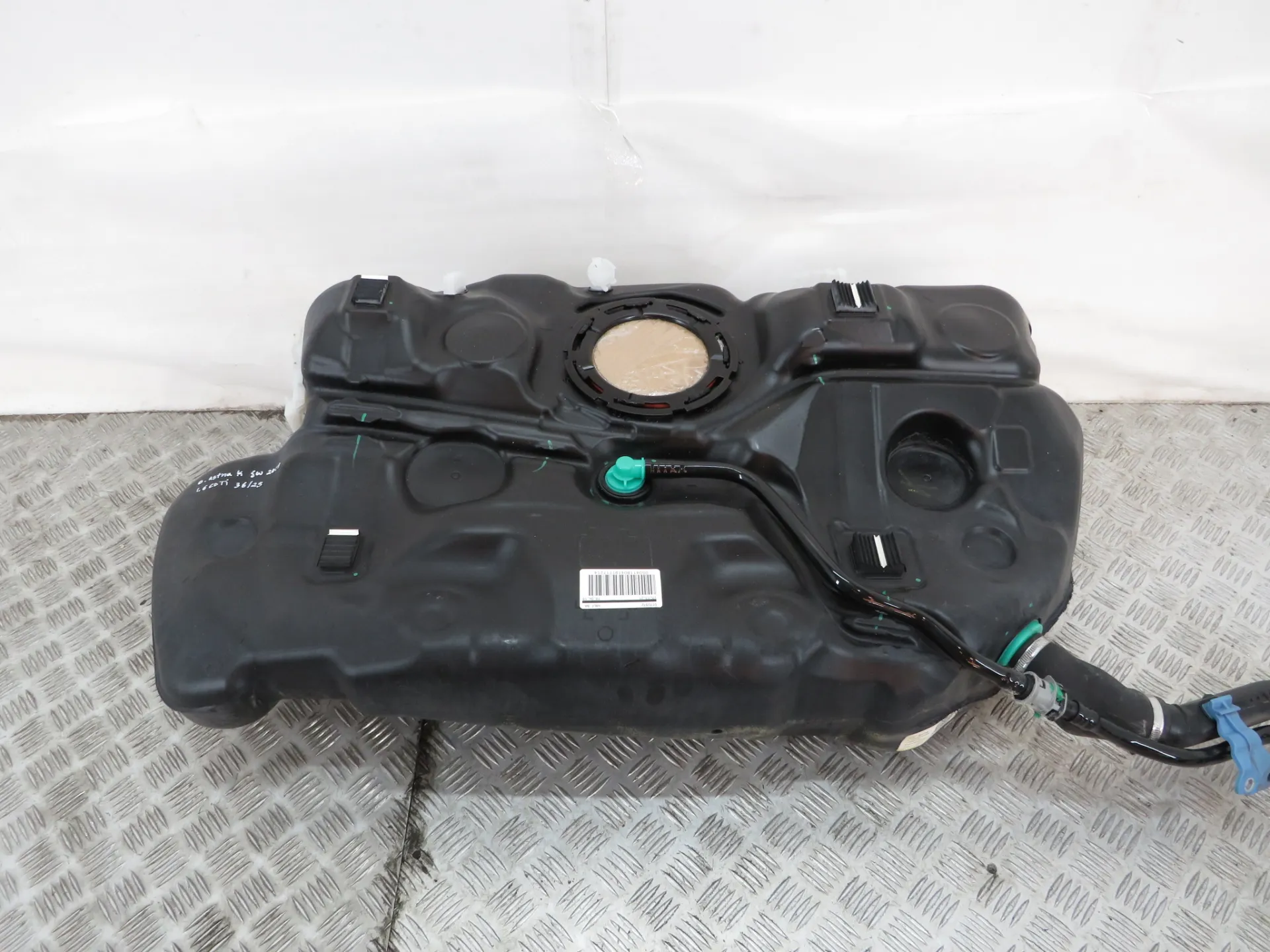 Fuel tank OPEL Astra K Sports Tourer
