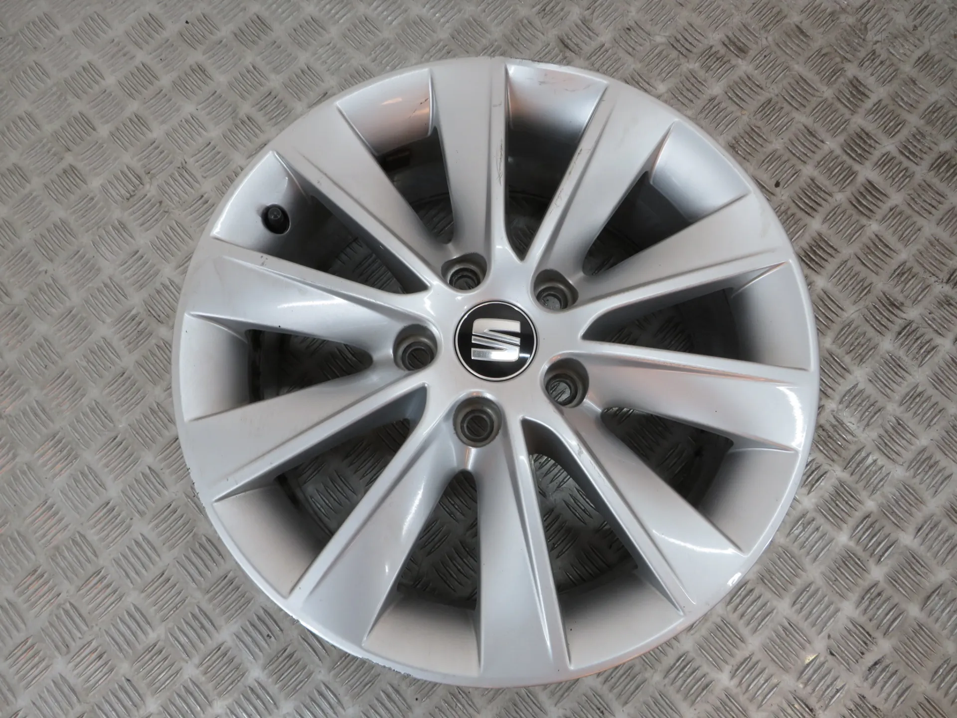 Conjunto de jantes SEAT Leon (5F1) Imagem-1