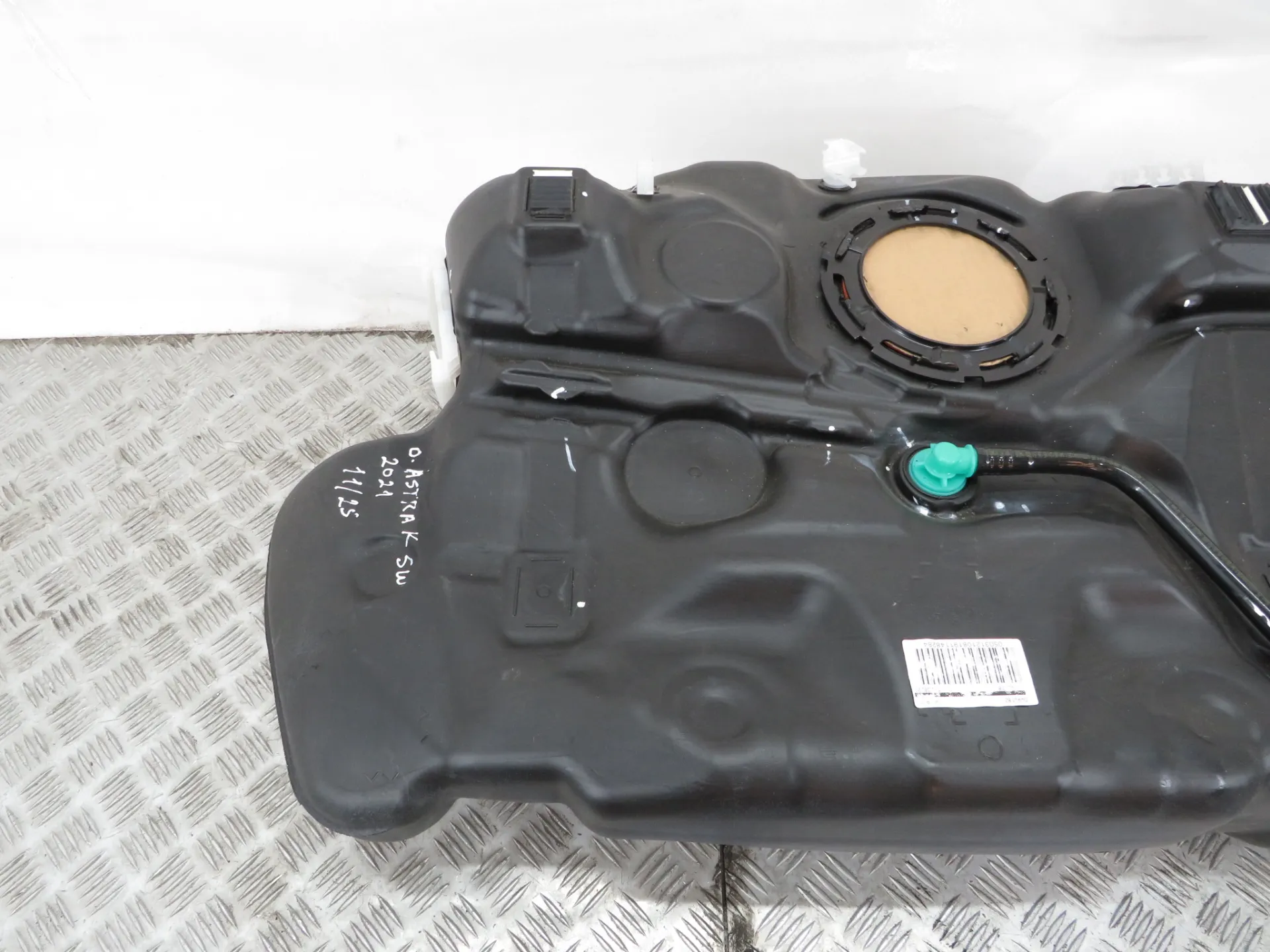 Fuel tank OPEL Astra K Sports Tourer Imagem-1