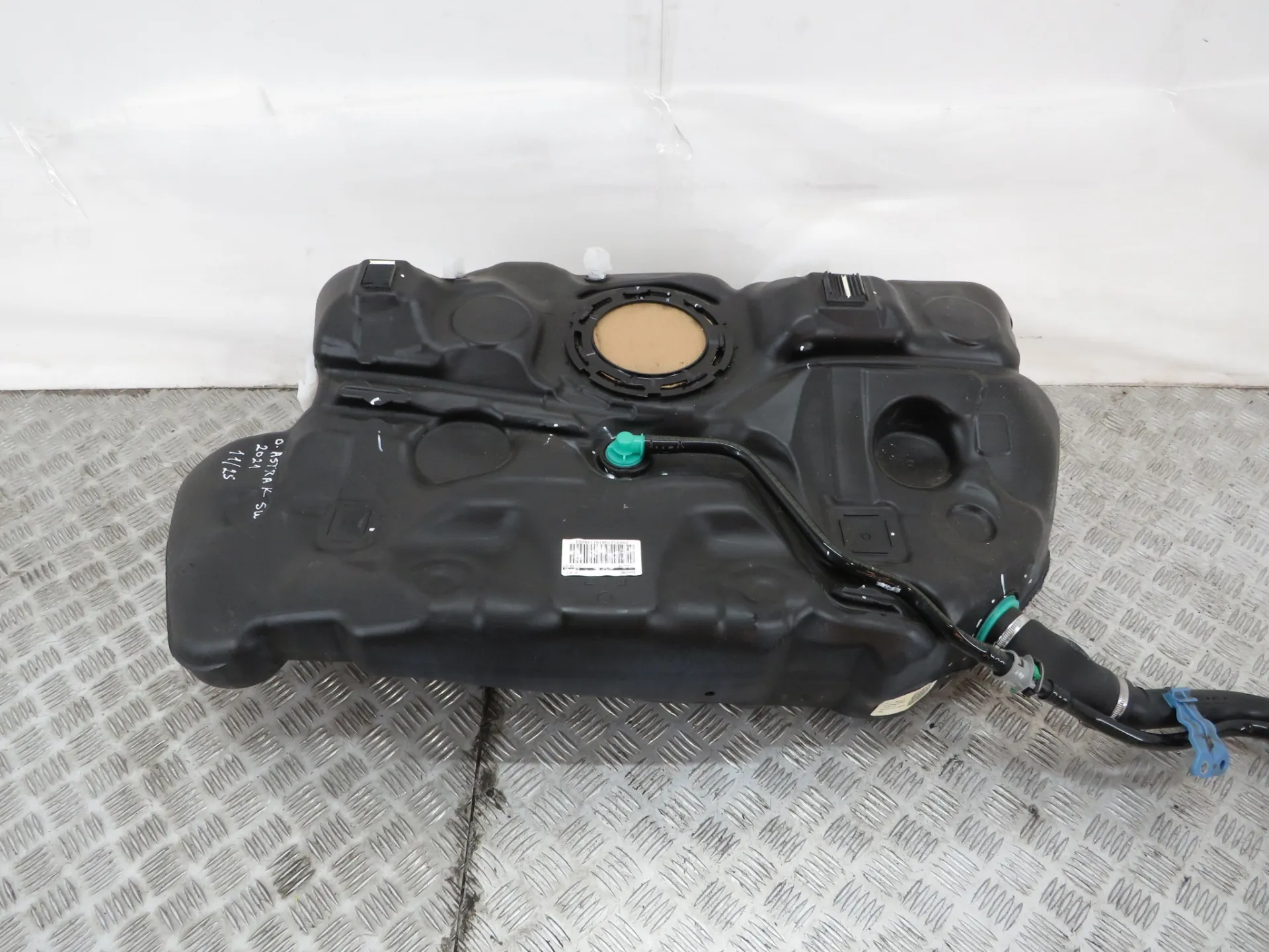 Fuel tank OPEL Astra K Sports Tourer