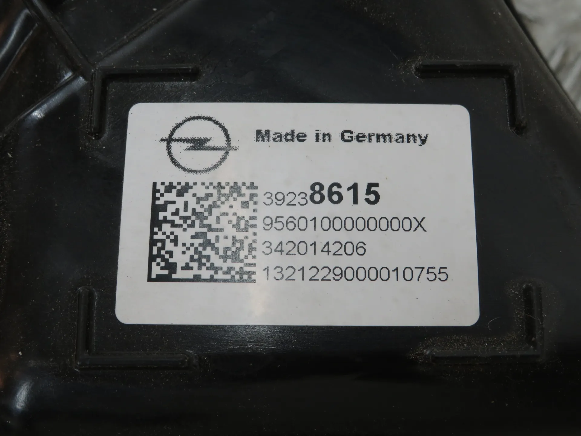 AdBlue tank OPEL Astra K Sports Tourer Imagem-3