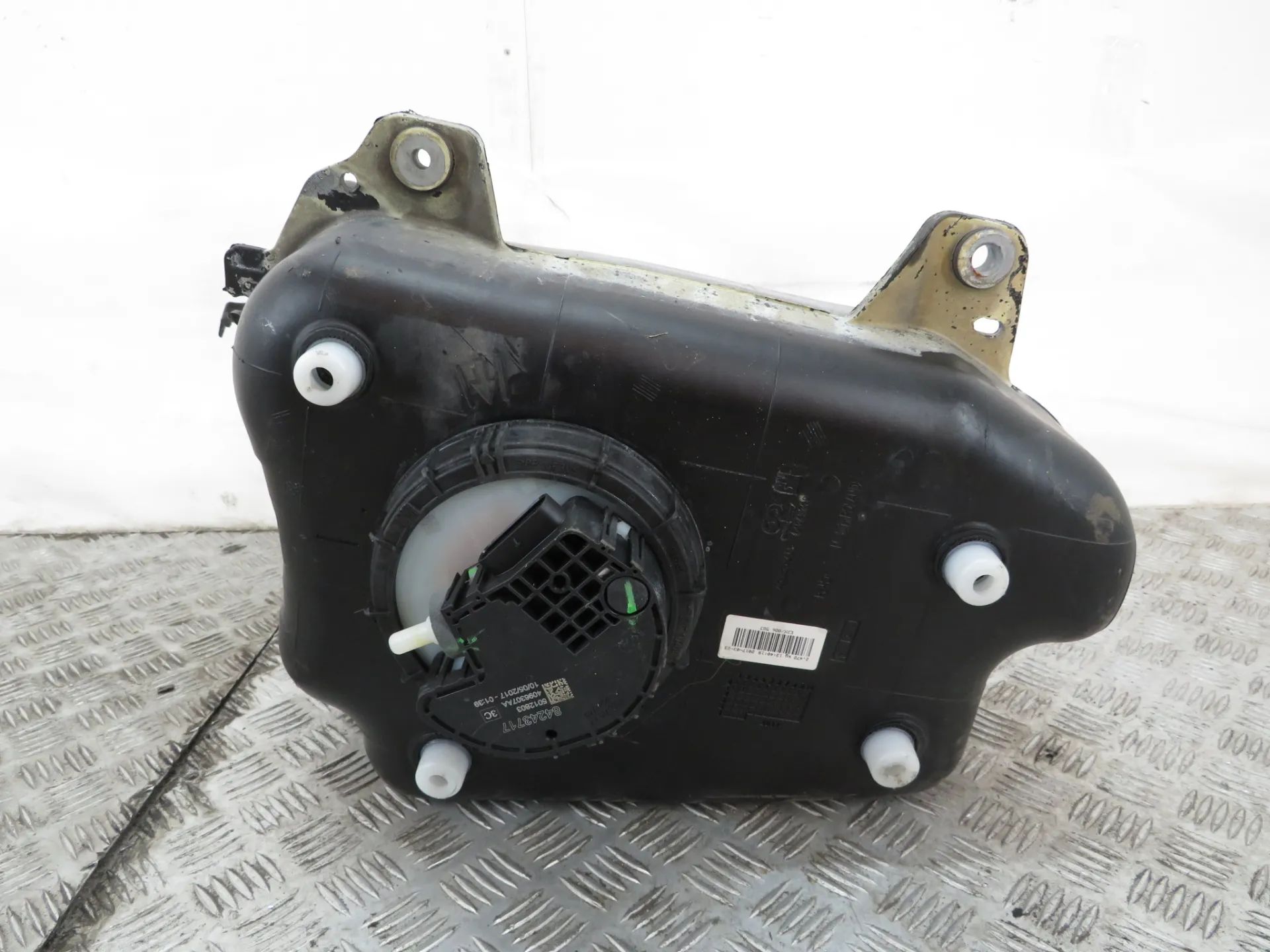 AdBlue tank OPEL Insignia B Sports Tourer (Z18) Imagem-2