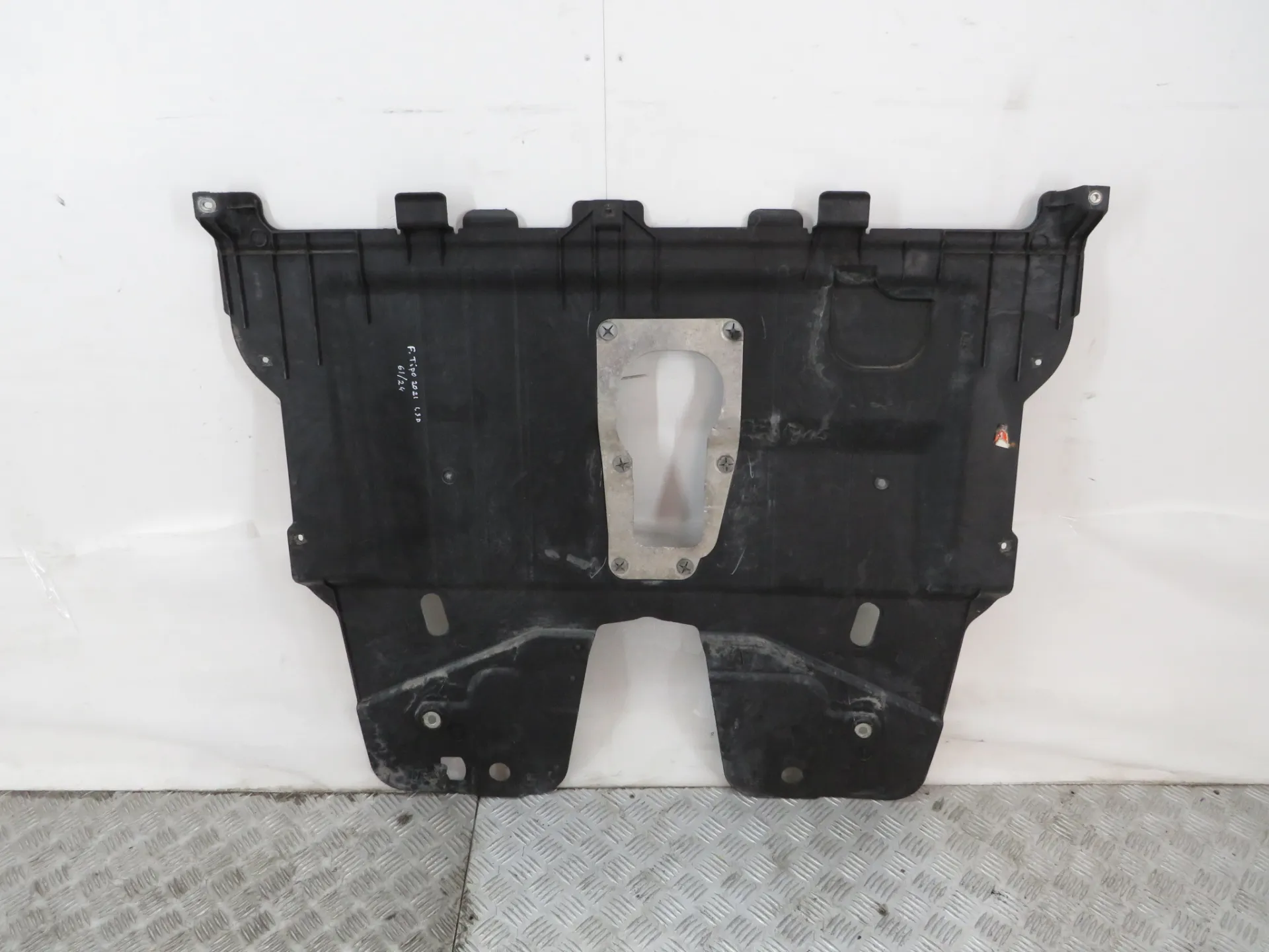 Protection inférieure du moteur FIAT Tipo Hatchback (357_) Imagem-1