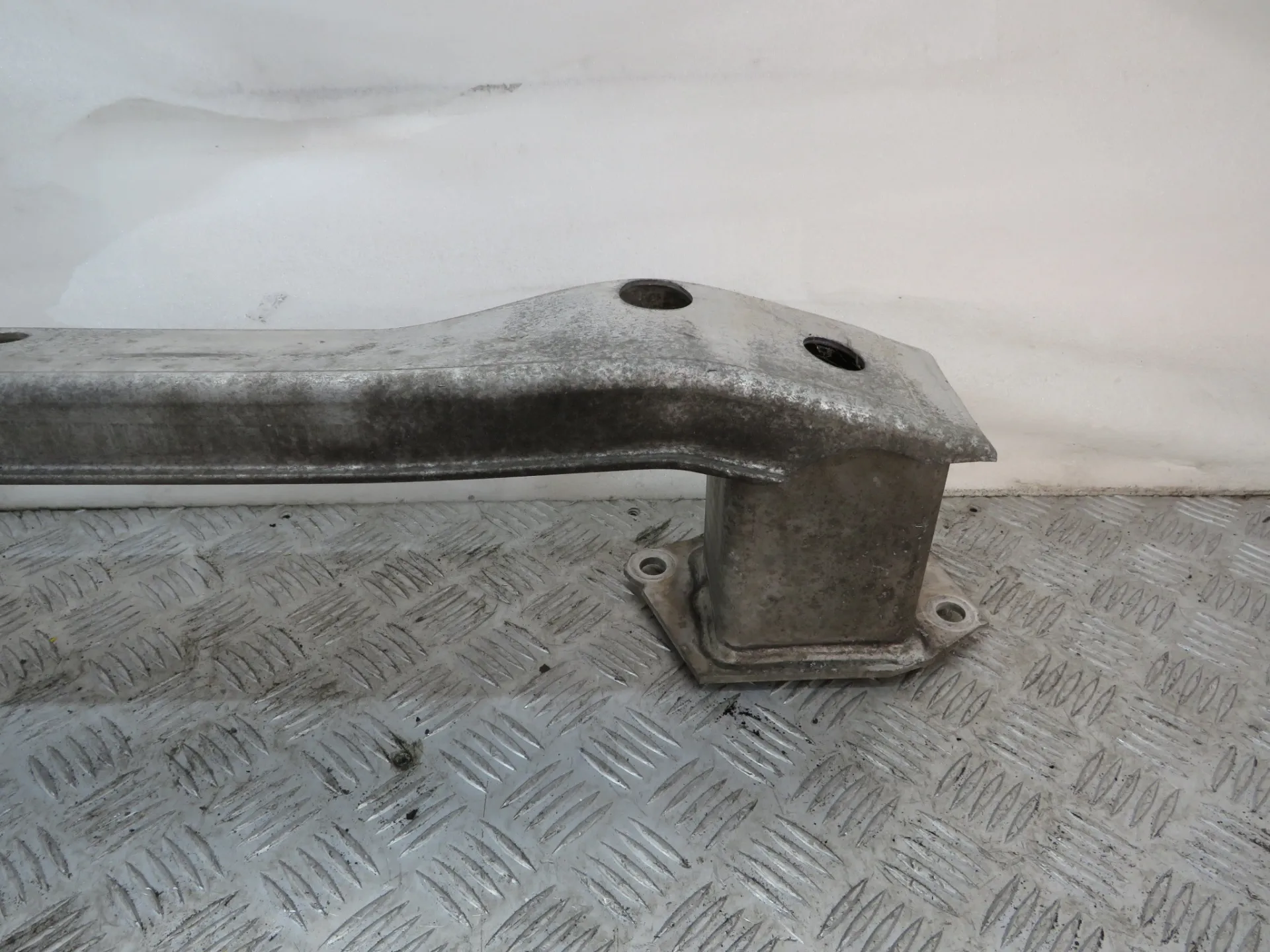 Rear bumper reinforcement OPEL Astra K Sports Tourer Imagem-2