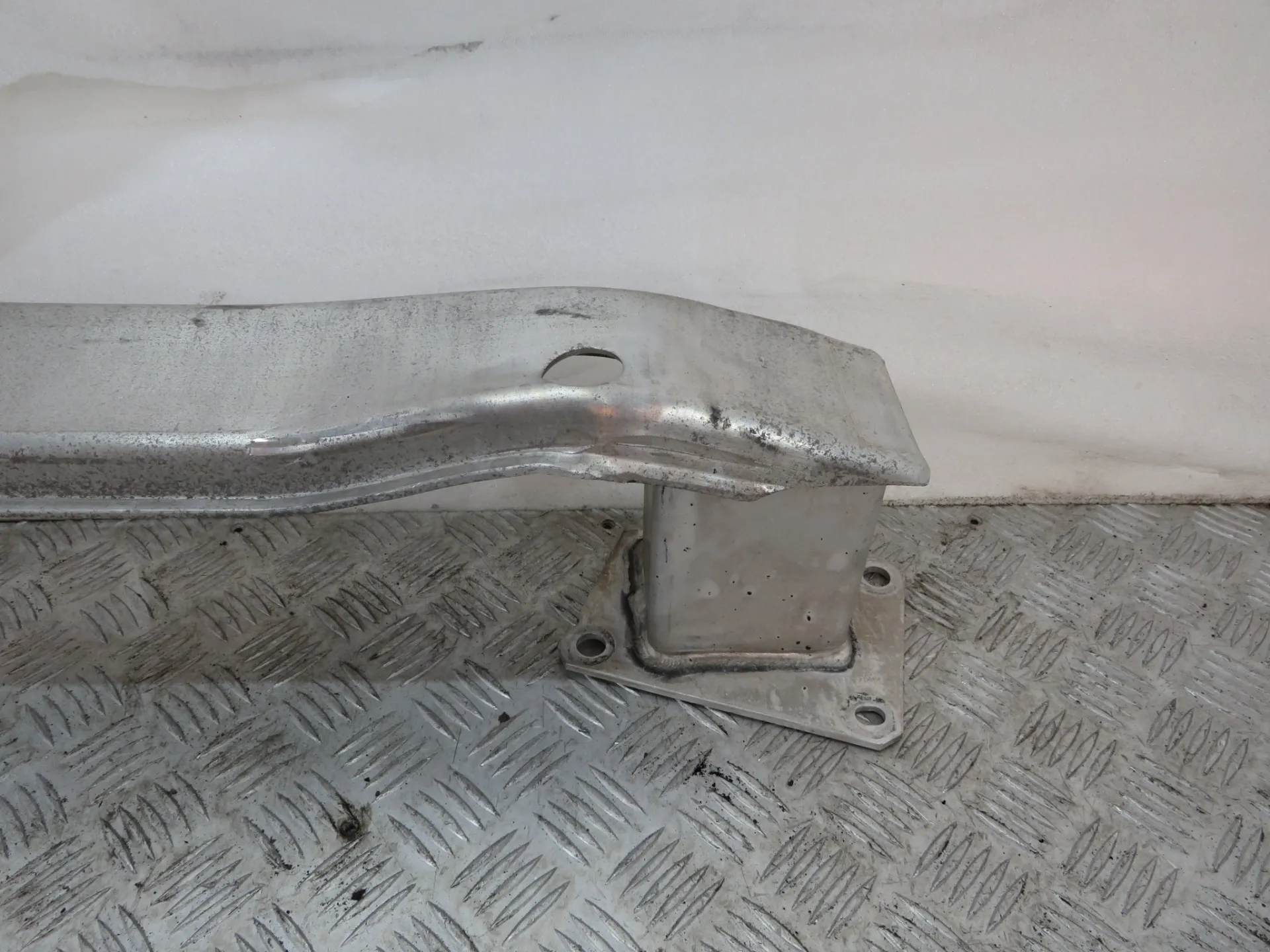 Rear bumper reinforcement OPEL Astra K Sports Tourer Imagem-2