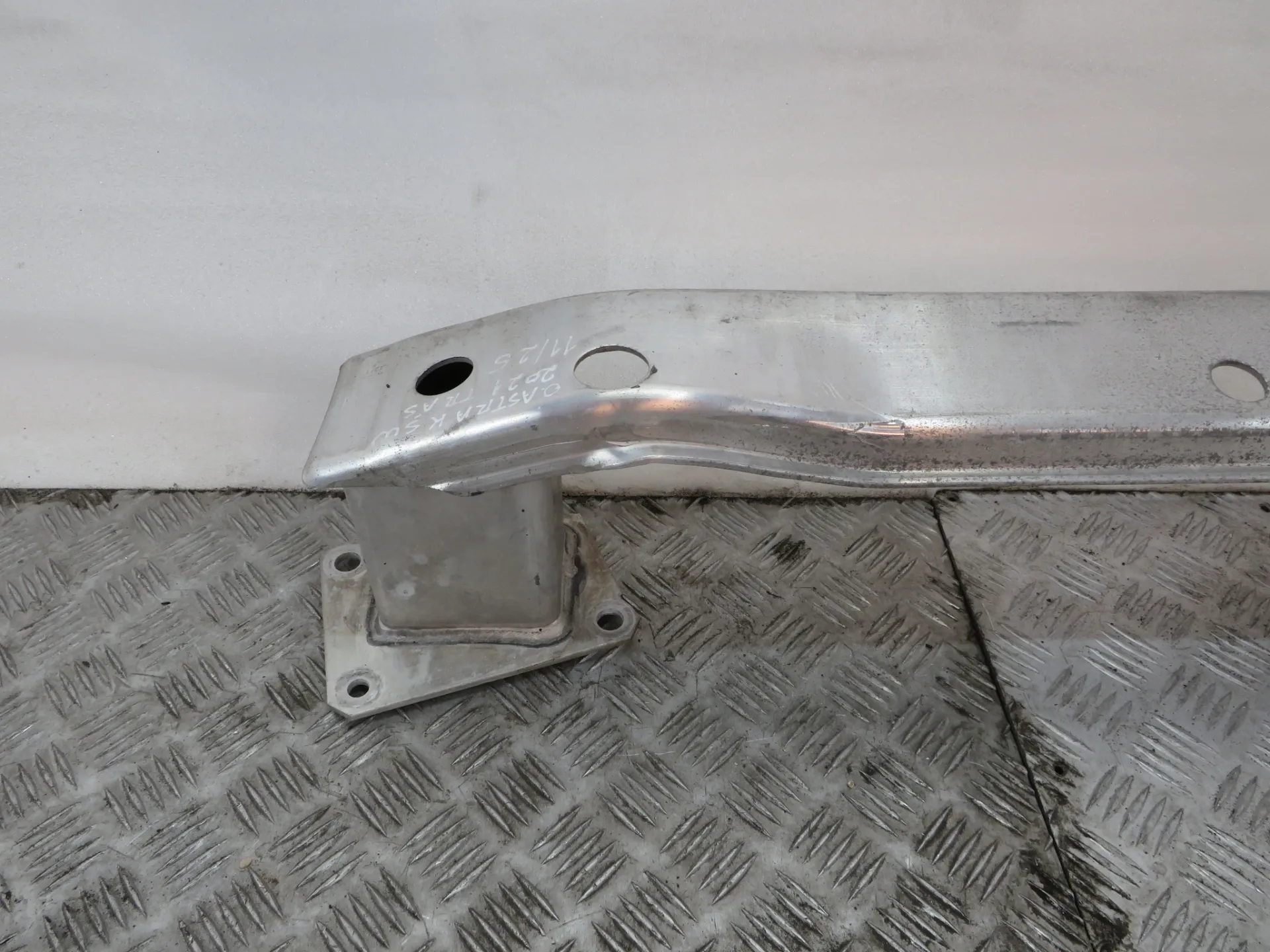 Rear bumper reinforcement OPEL Astra K Sports Tourer Imagem-1